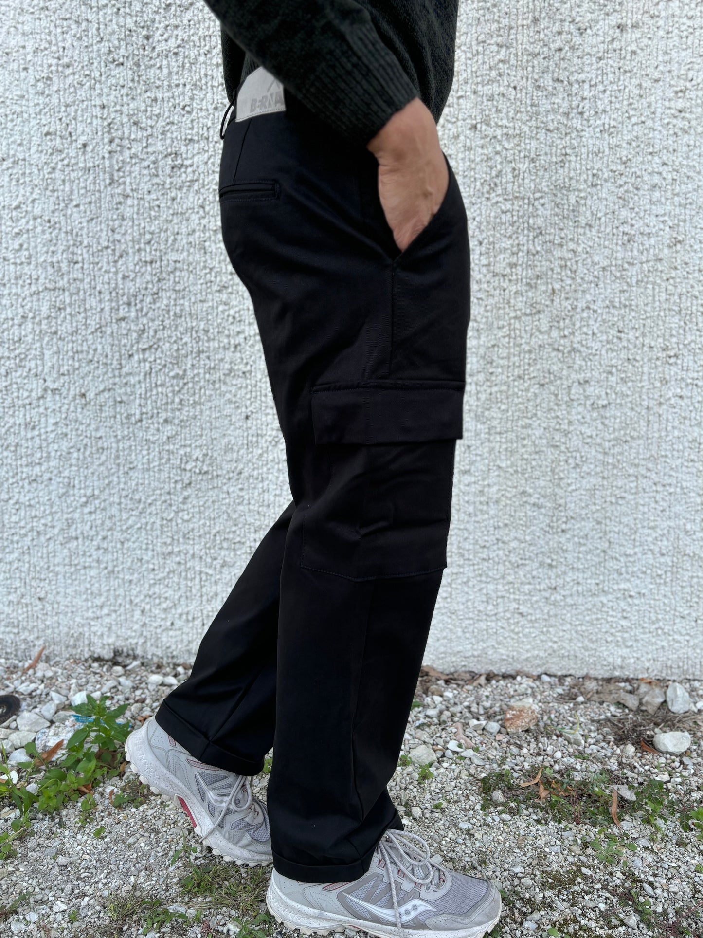 Berna pantalone con tascone a palazzo NERO