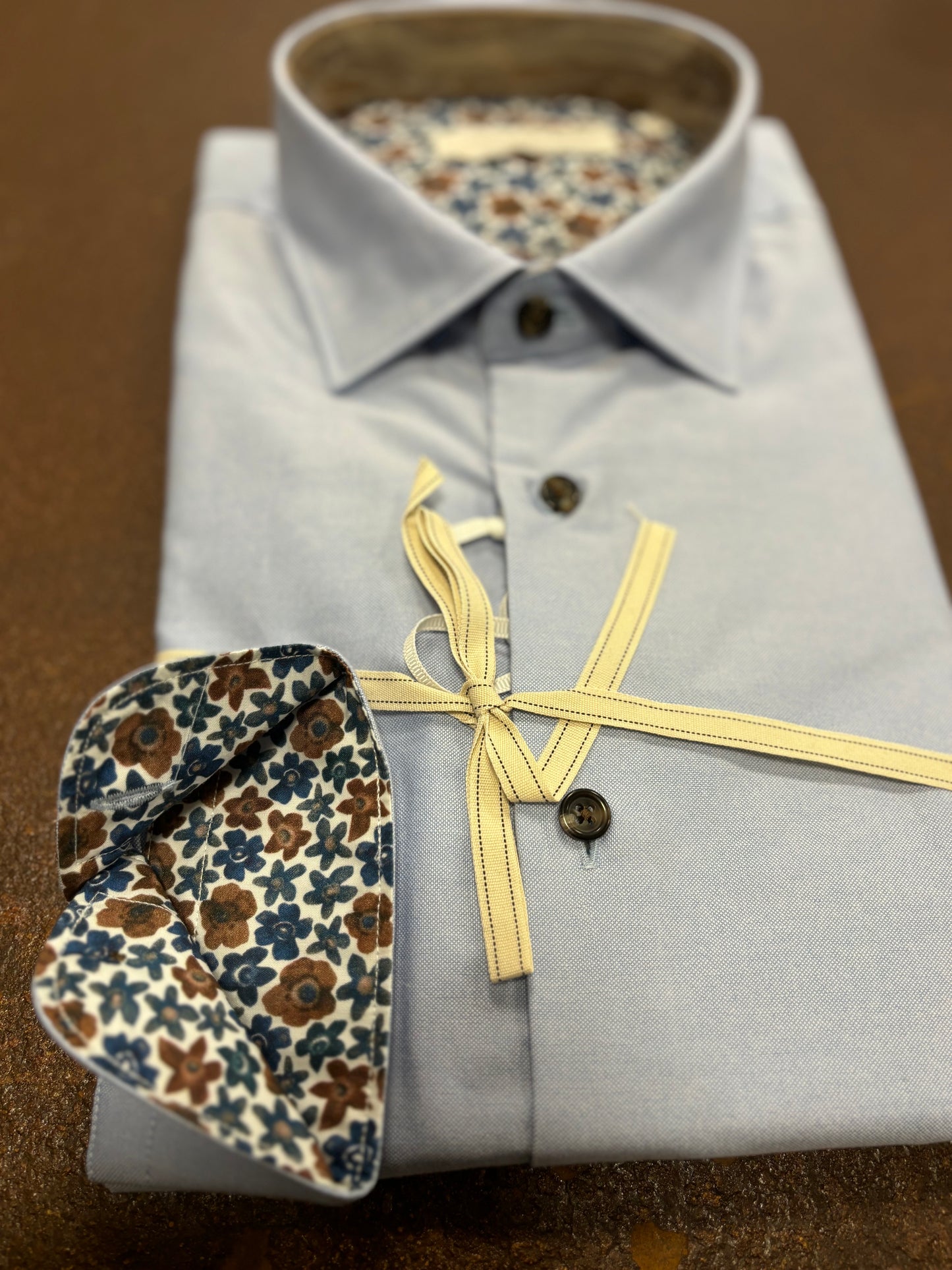 Alessandro Lamura Camicia celeste con interni collo, polsi fantasia floreale CELESTE