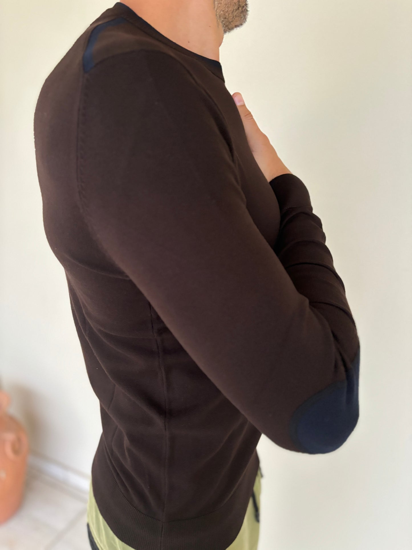 Markup Maglia girocollo con bordino con toppa MARRONE