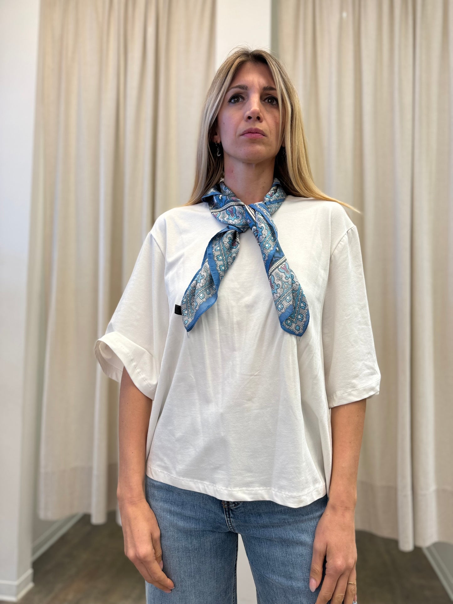 Susy Mix T-shirt con foulard LATTE