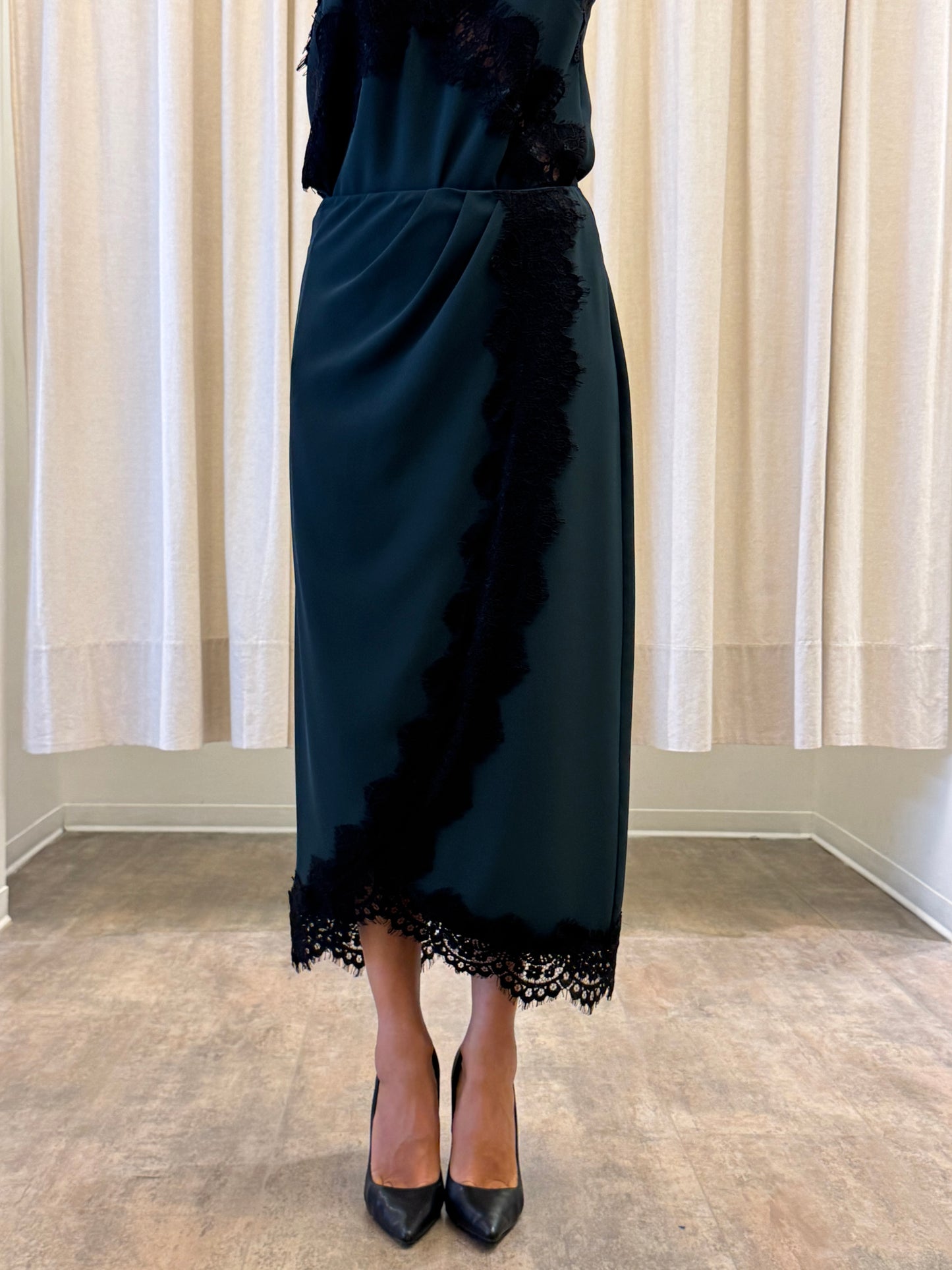 Tensione In Gonna incrocio con bordo pizzo nero VERDE