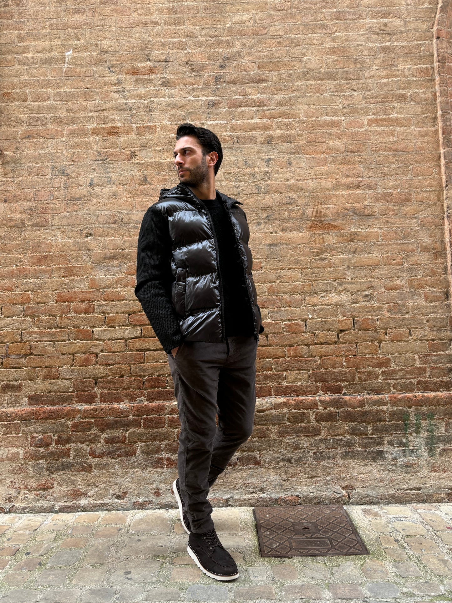 Unity Piumino con cappuccio maniche tessuto tricotech NERO