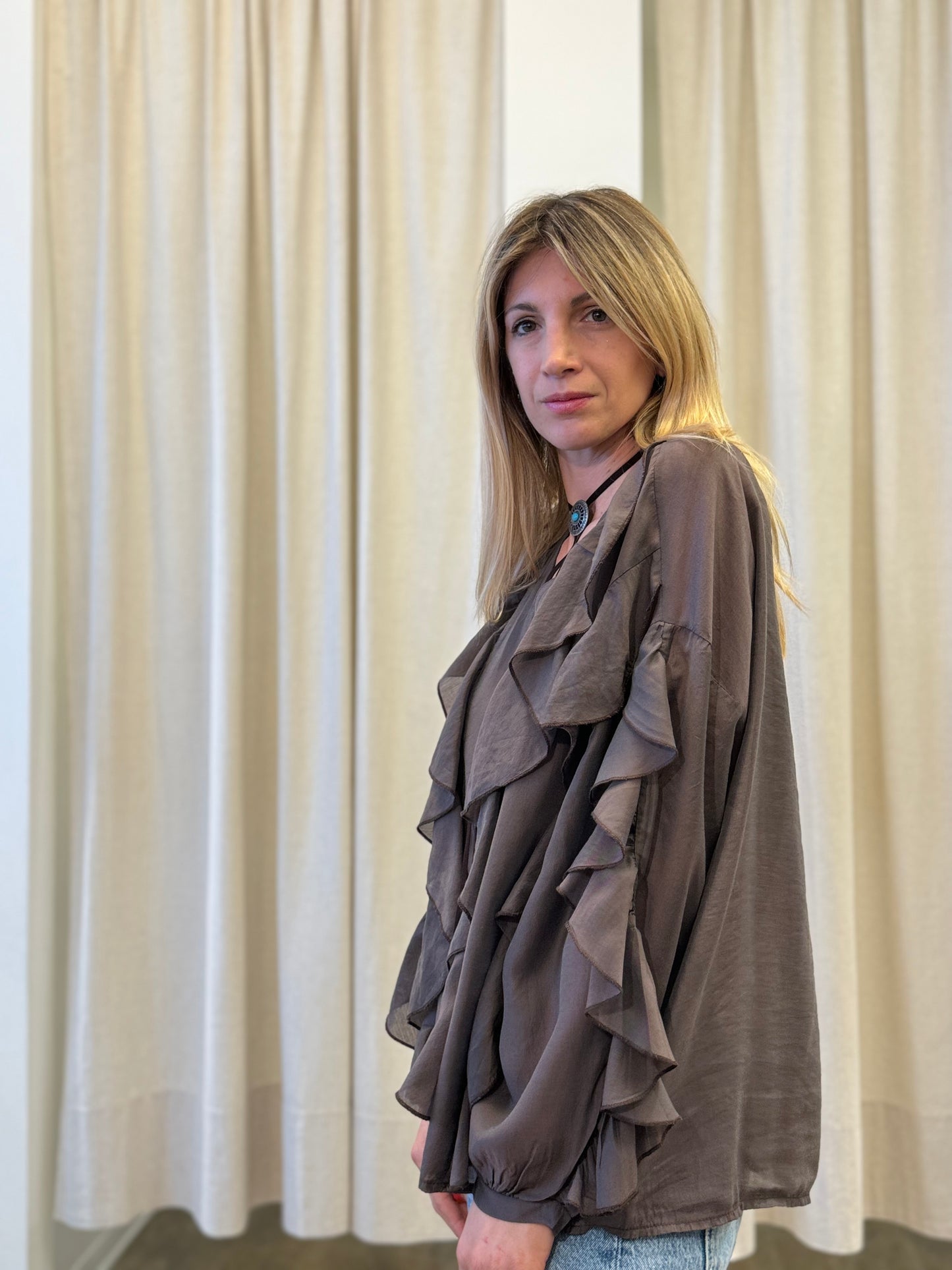 Susy Mix Camicia con rouches e collana MARRONE