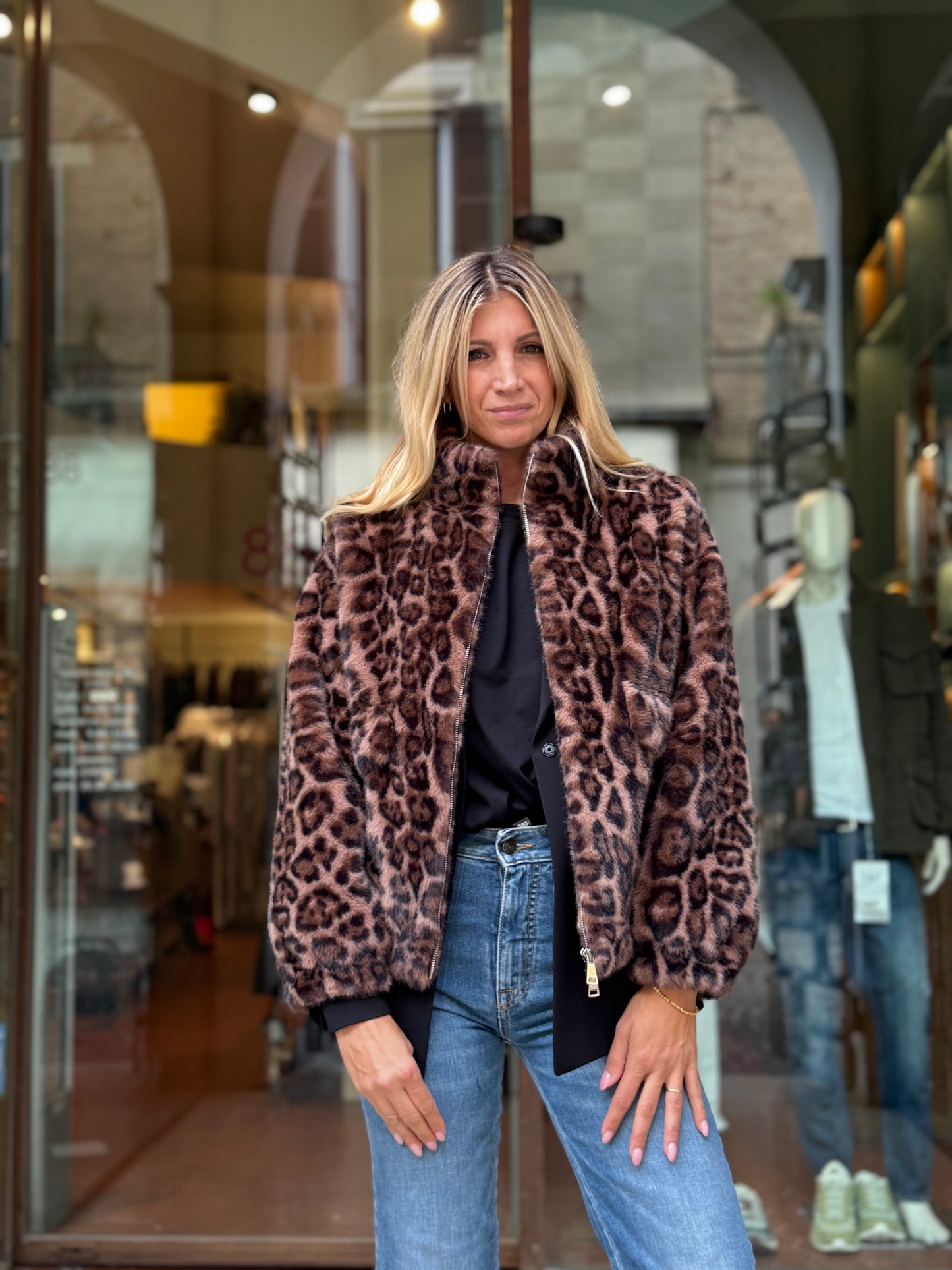 Betta Corradi Ecopelliccia modello bomber MACULATO