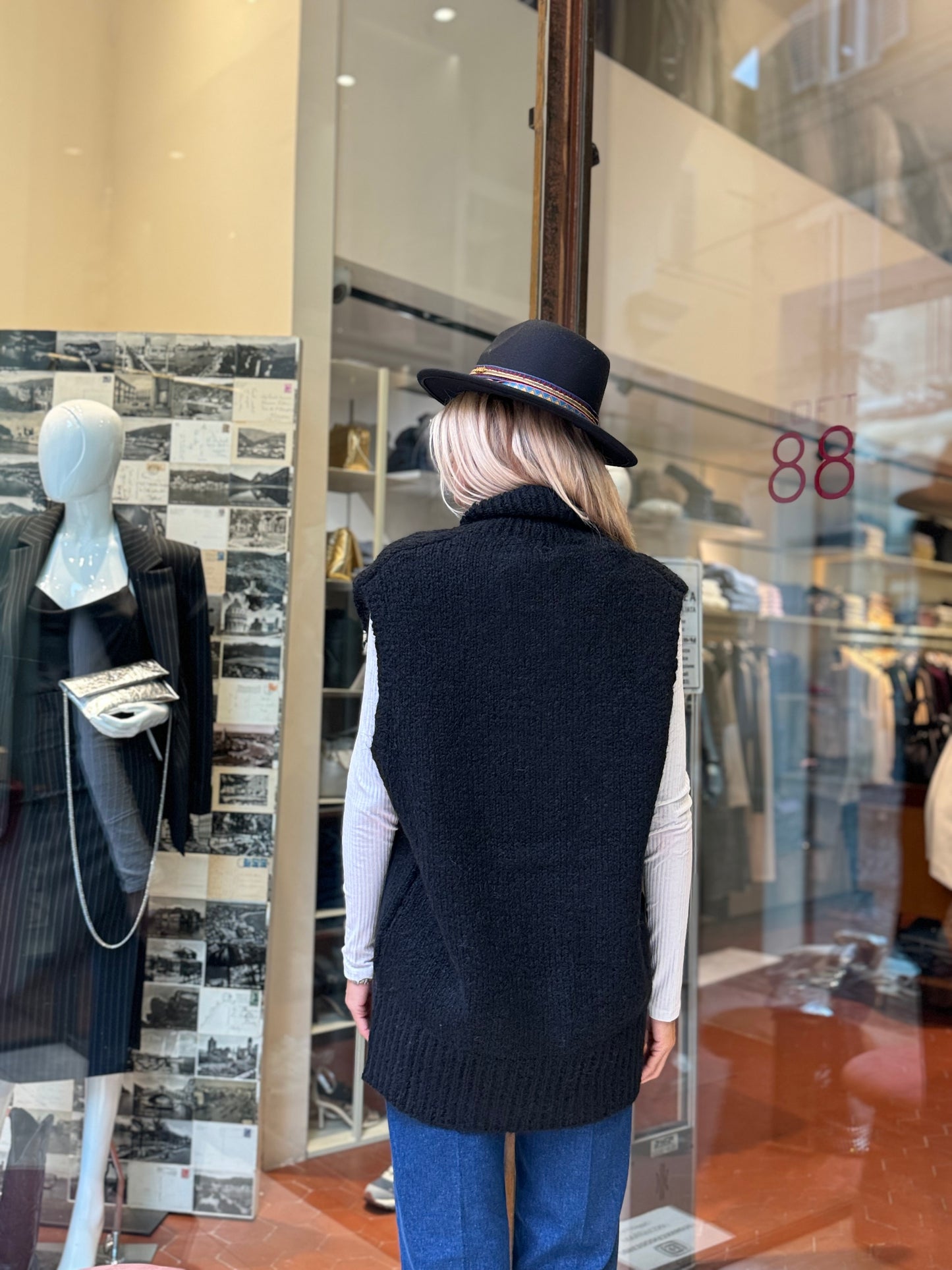 Merci Cardigan in mohair smanicato doppiopetto over NERO
