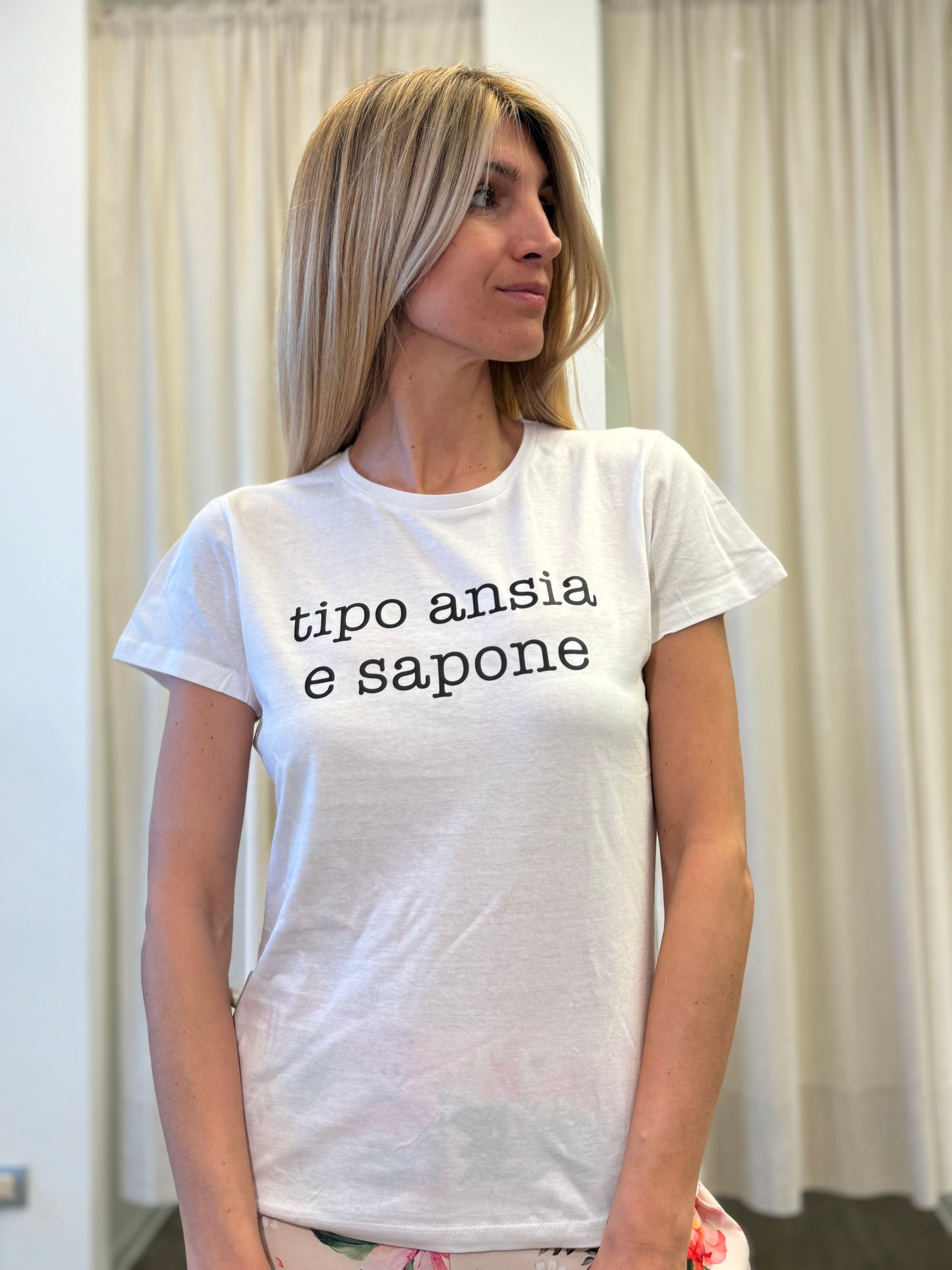 Susy Mix T-shirt stampa "Tipo ansia e sapone" BIANCO