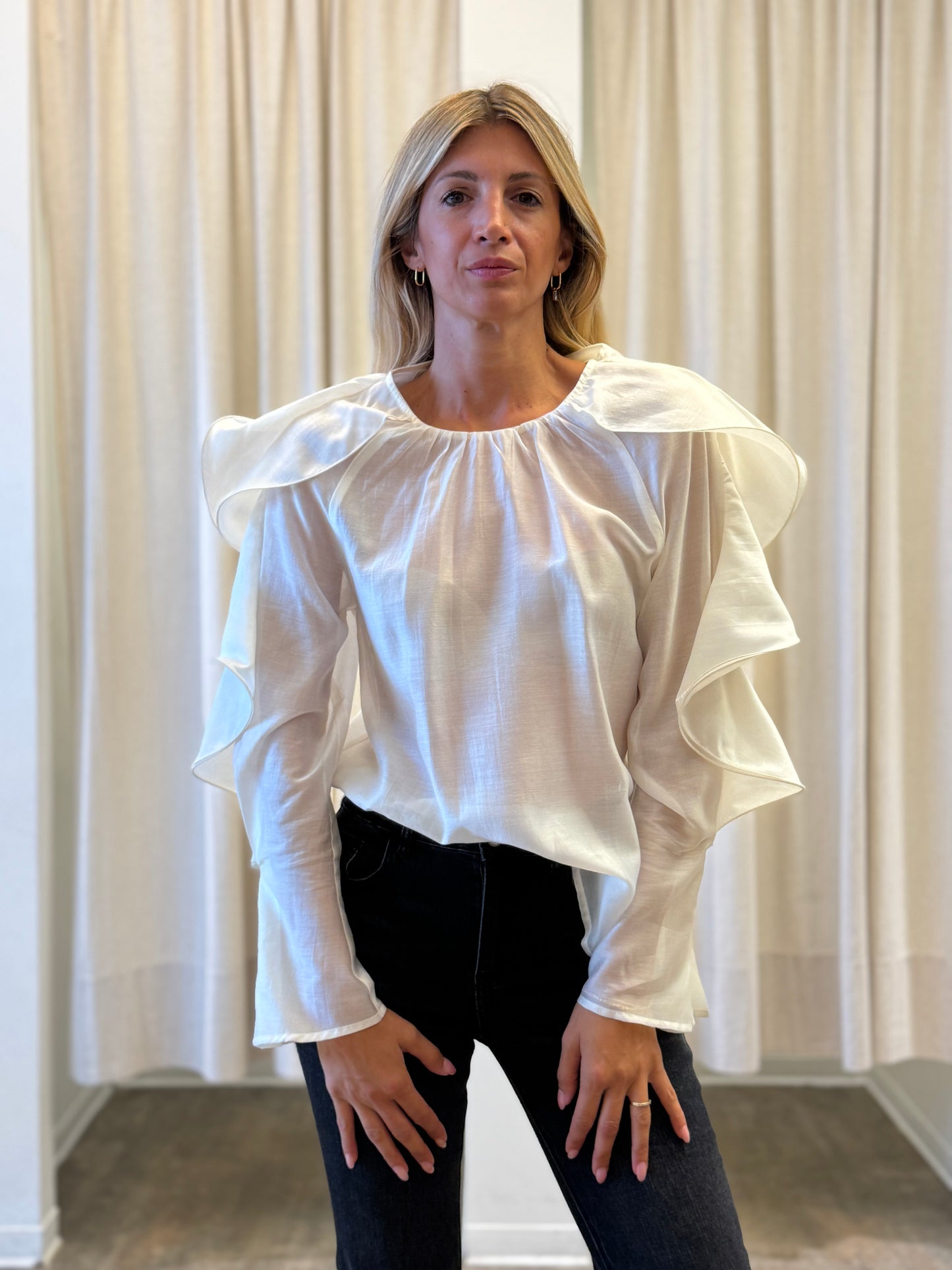 Philia Loft Blusa con rouches lungo la manica LATTE
