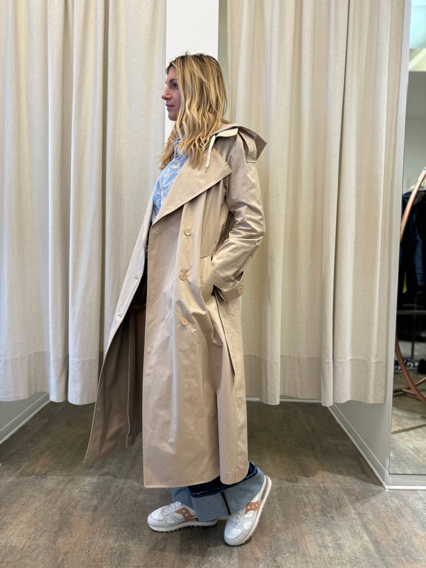 Tensione In Trench con cappuccio doppiopetto e cinta BEIGE