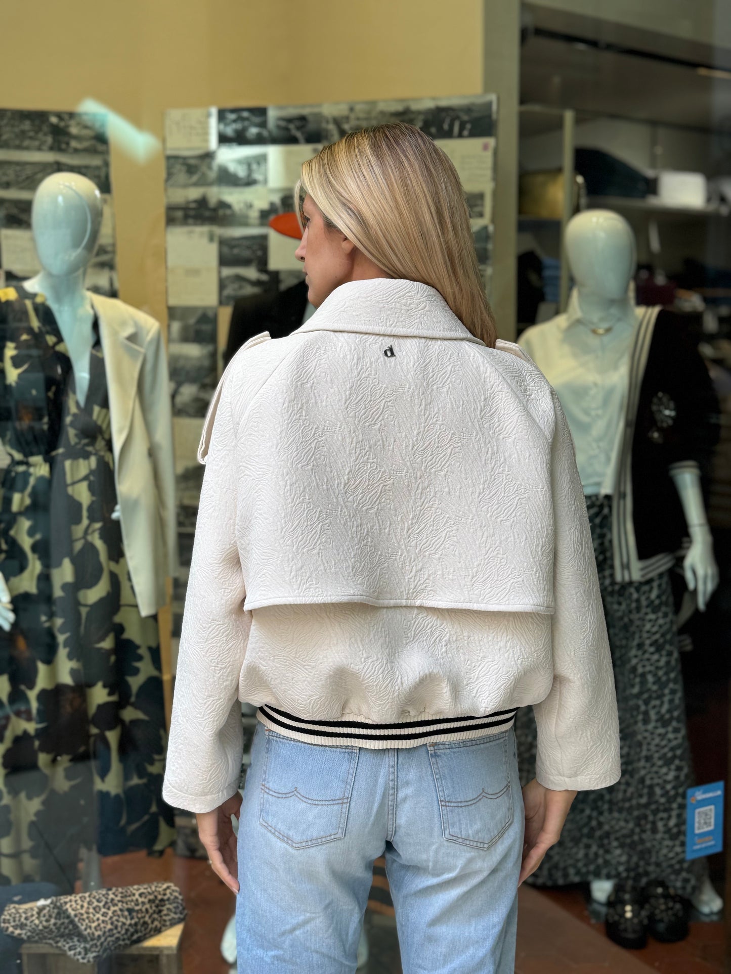 Dixie Giubbotto over doppiop. c/a camicia, mostrine spalle, tessuto broccato PANNA