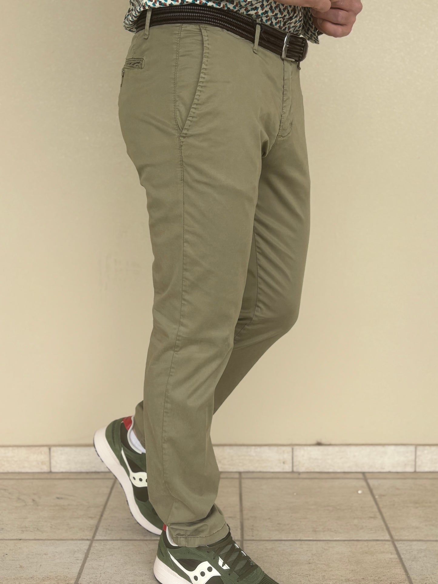 LE BRAGHE chino gabardina leggera stretch slim verde militare