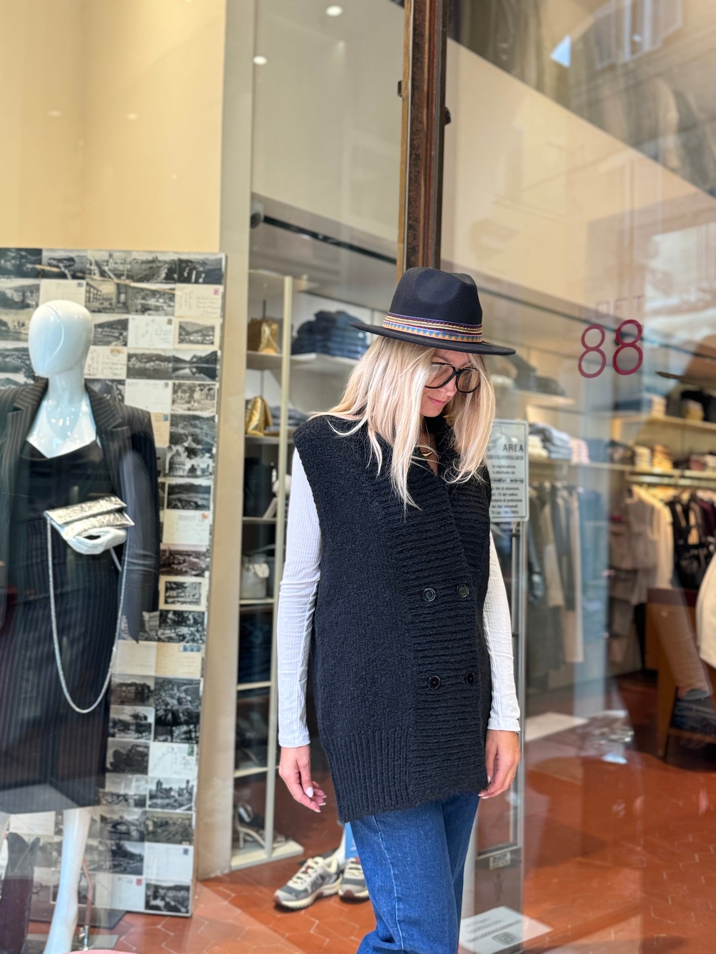 Merci Cardigan in mohair smanicato doppiopetto over NERO