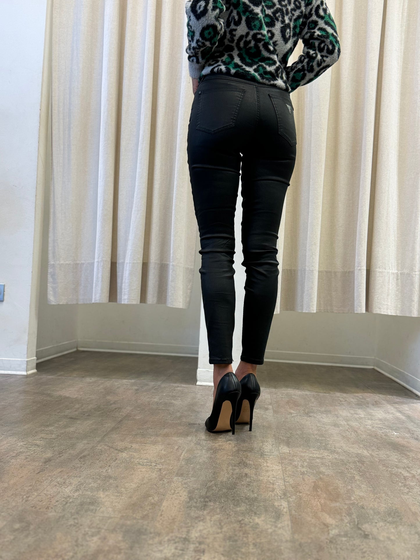 Guess Pantalone con passanti skinny in ecopelle NERO