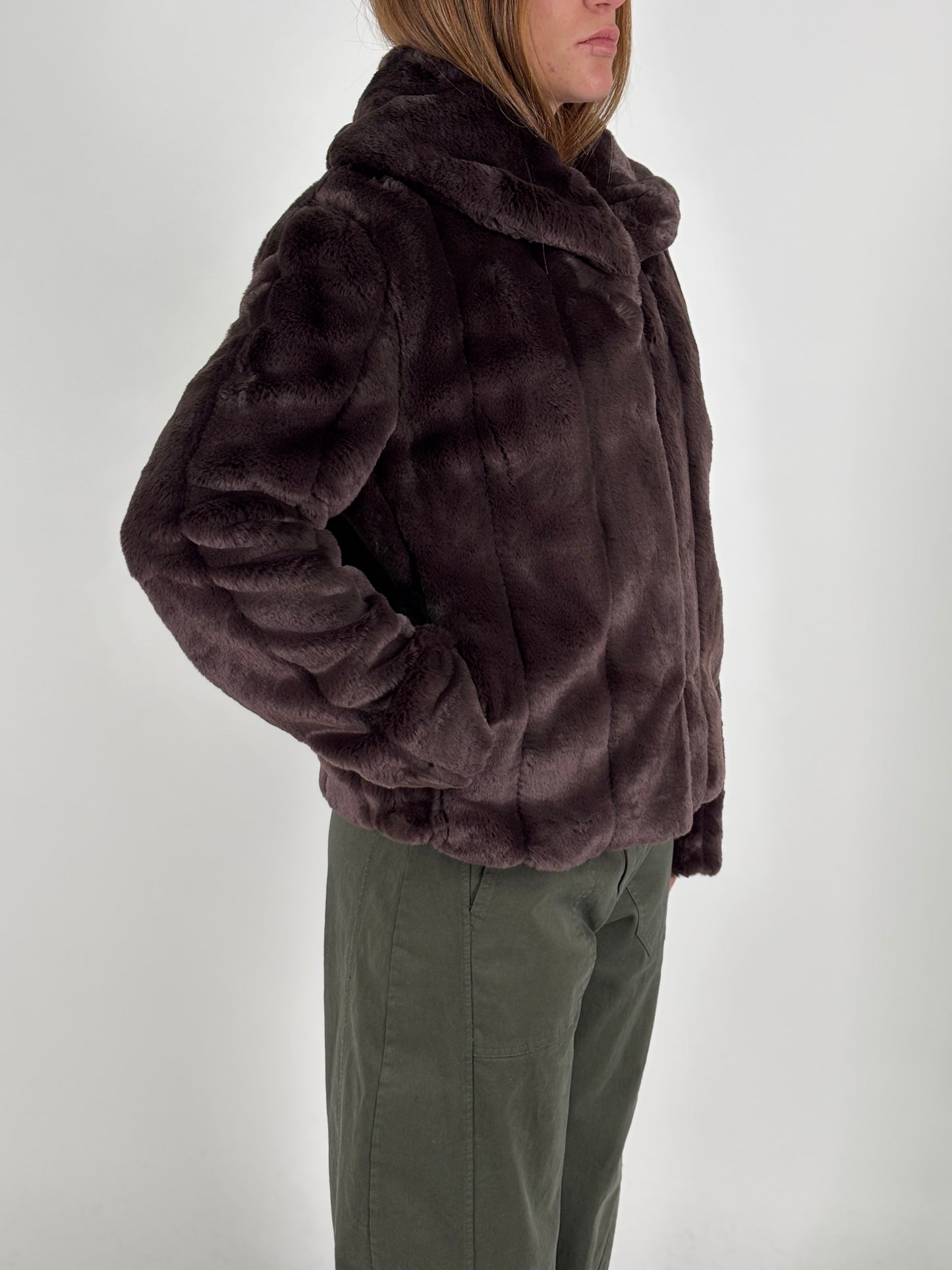 Guess Pelliccia corta sintetica MARRONE