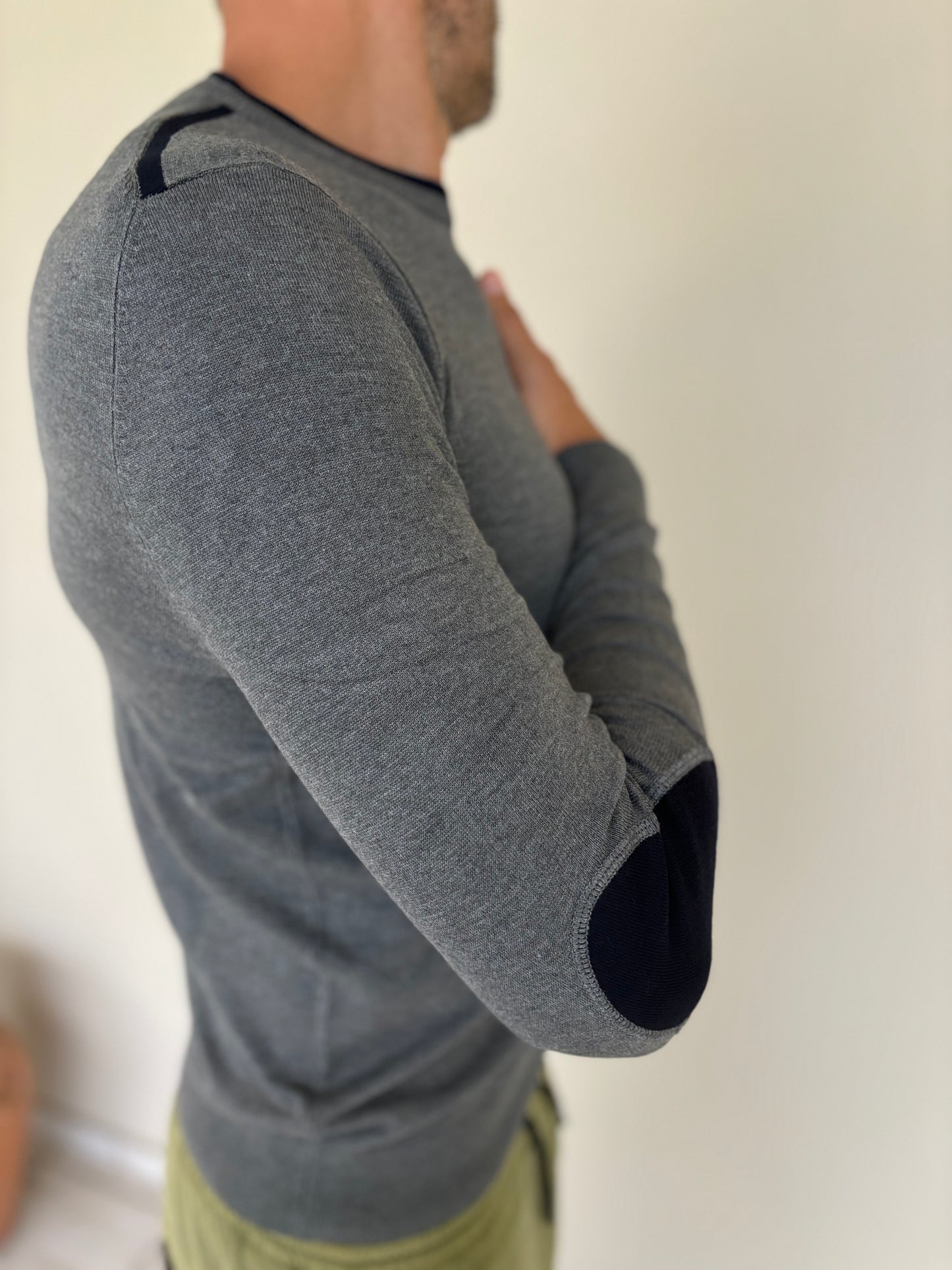 Markup Maglia girocollo con bordino con toppa GRIGIO