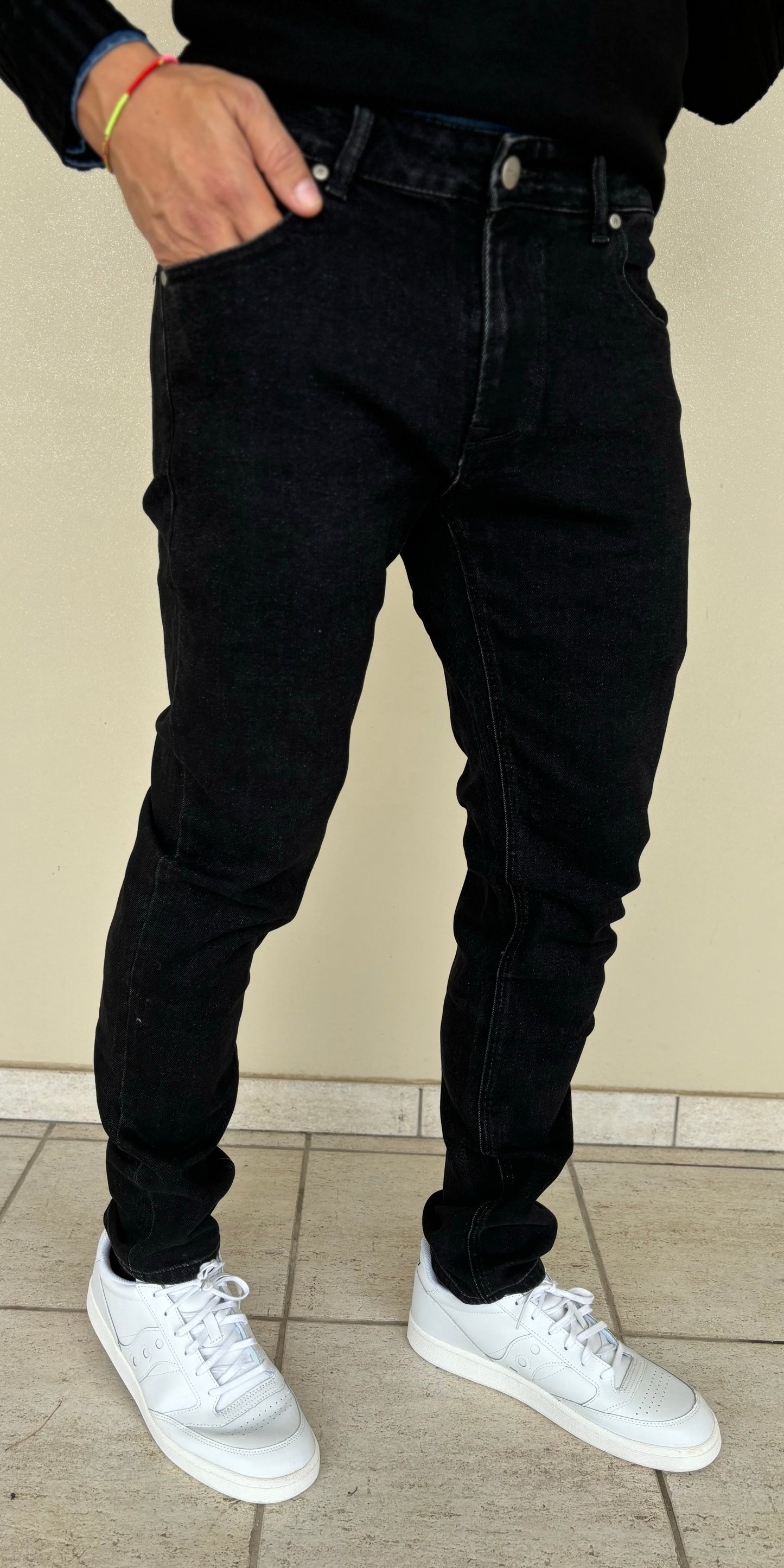 Rytual Jeans lav. scuro slim fit, piccole abrasioni NERO