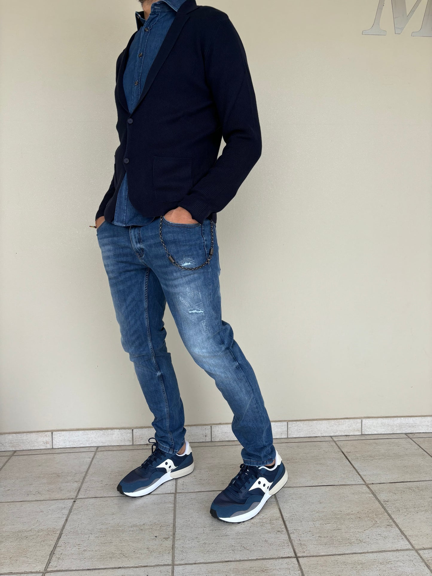 Rytual Jeans con strappetti, lav. medio chiaro con catena