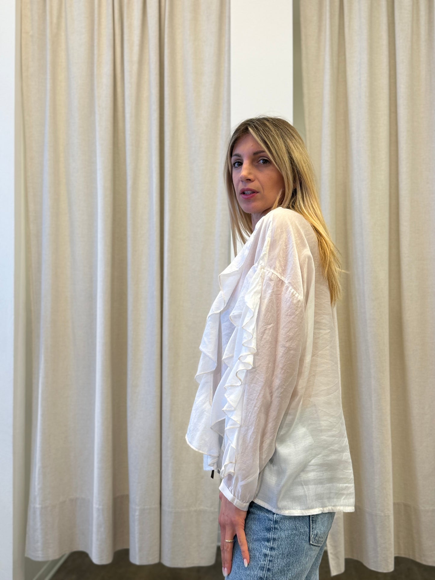 Susy Mix Camicia con rouches e collana PANNA