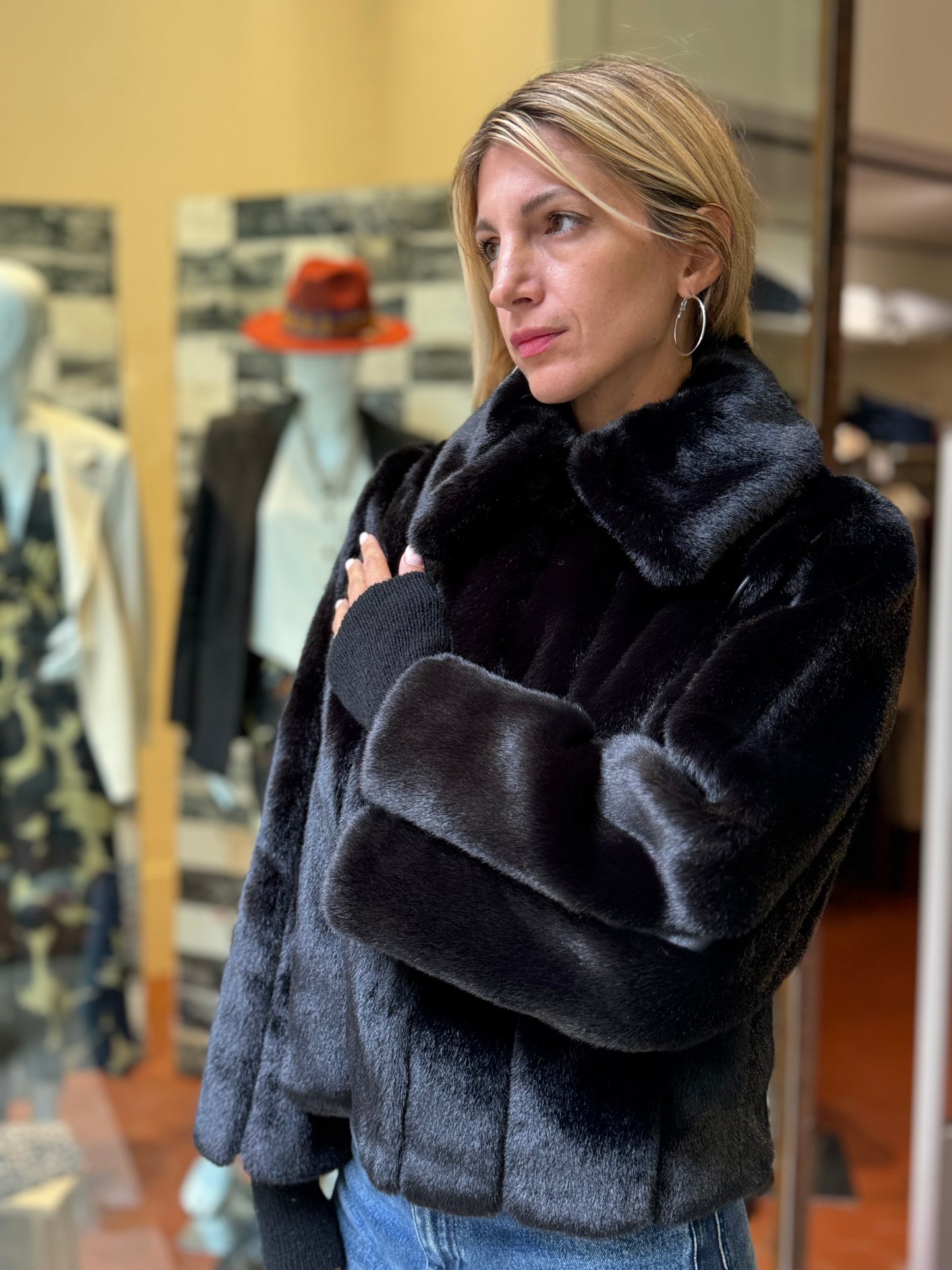 Patrizia Pepe Giubbotto ecopelliccia con polsini in maglia NERO