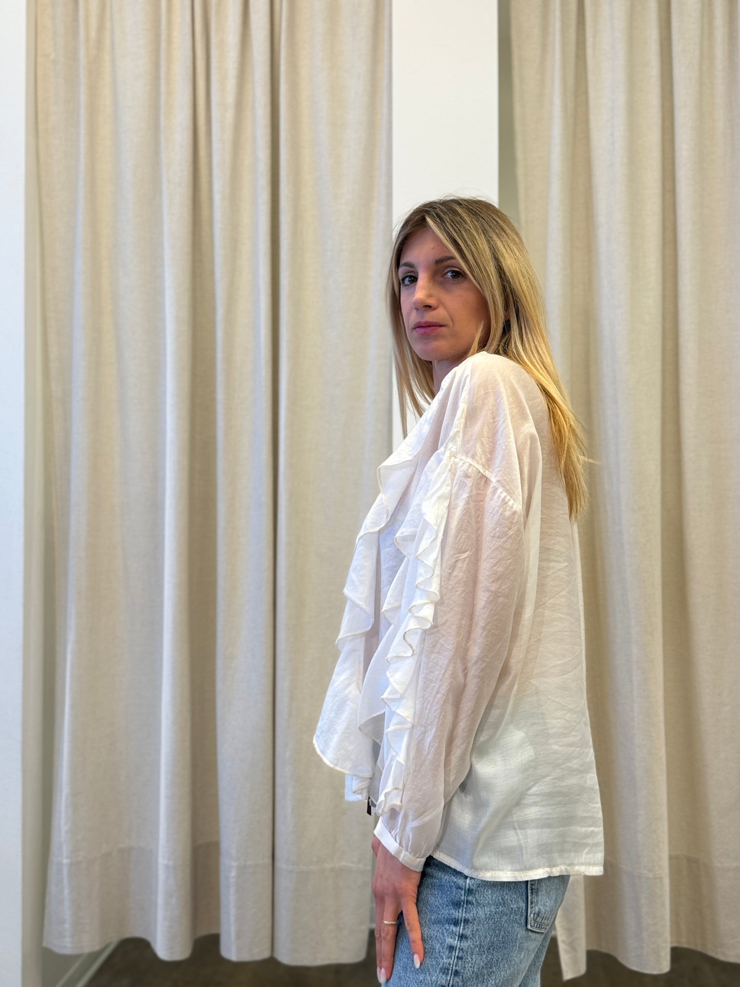 Susy Mix Camicia con rouches e collana PANNA