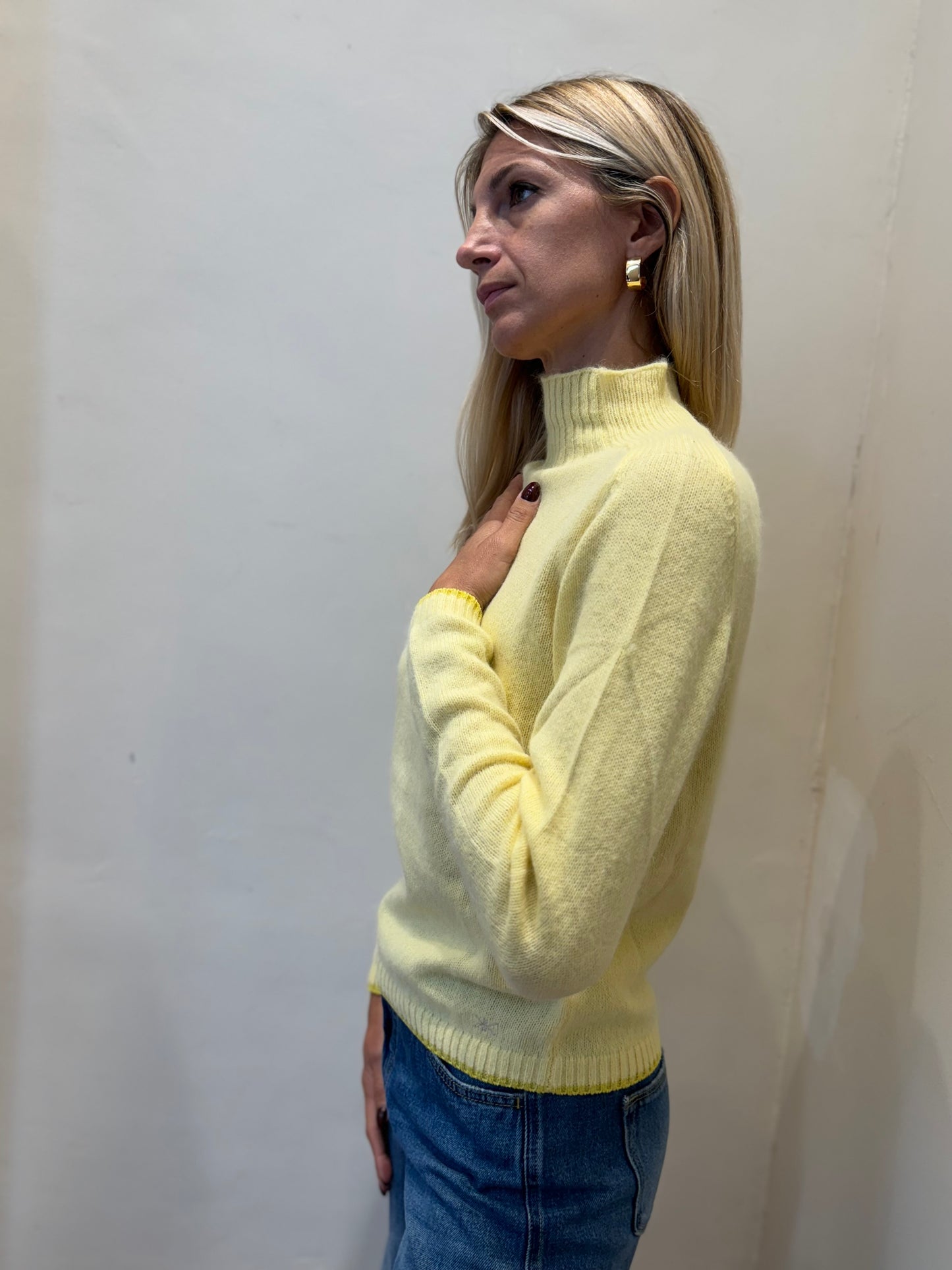 Kocca Maglia collo alto, fondo e polsi a costine GIALLO