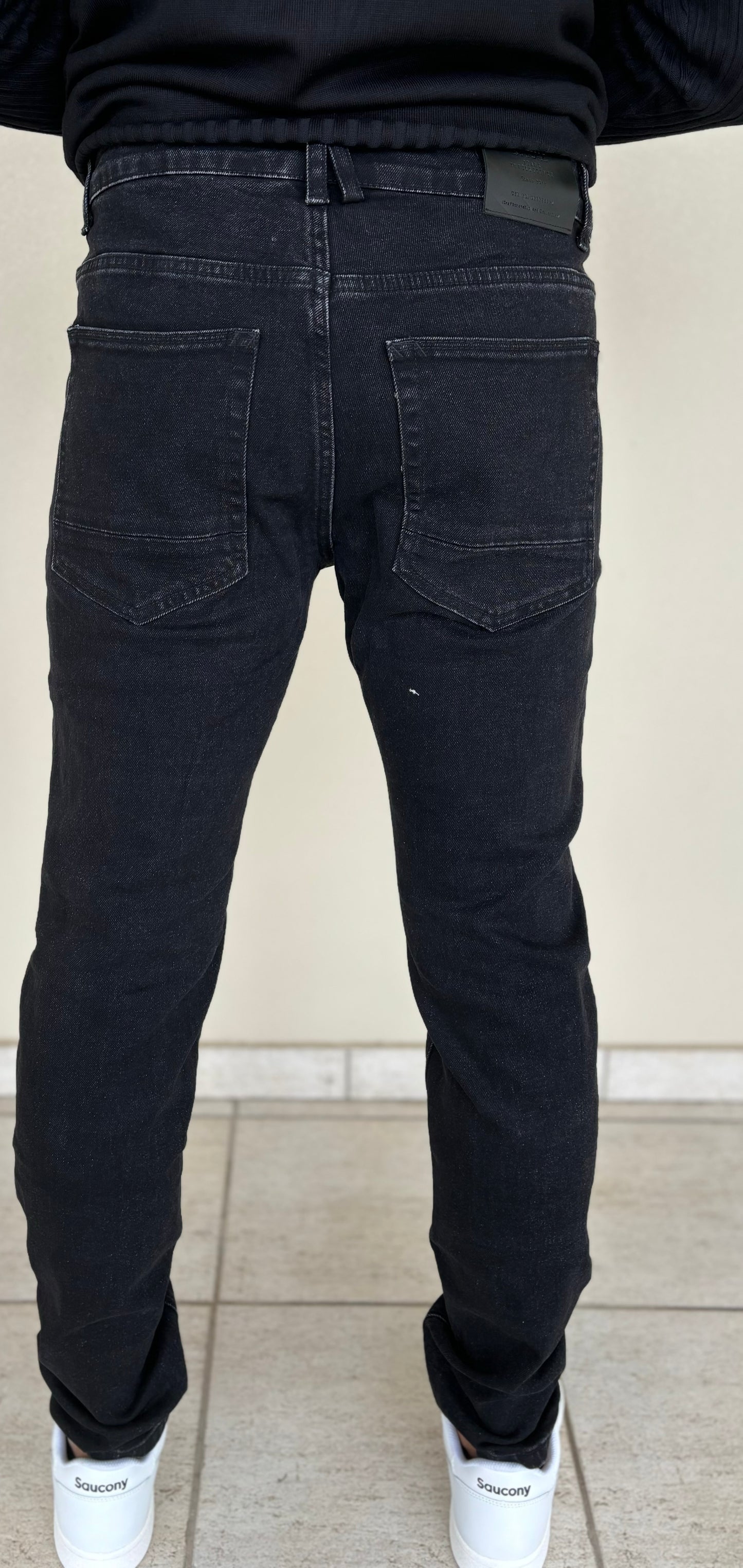 Rytual Jeans lav. scuro slim fit, piccole abrasioni NERO