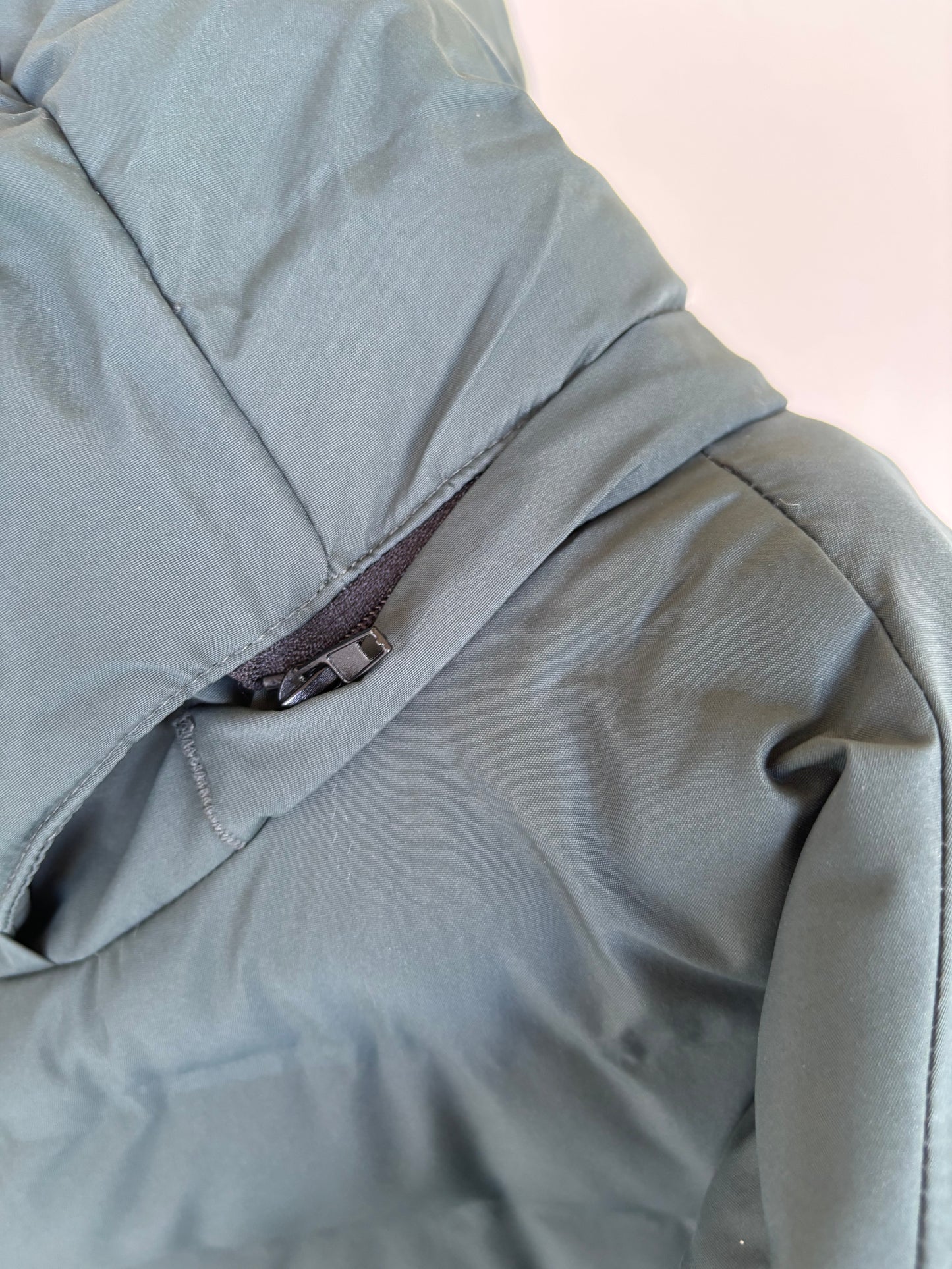 Markup Piumino con cappuccio termosaldato VERDE