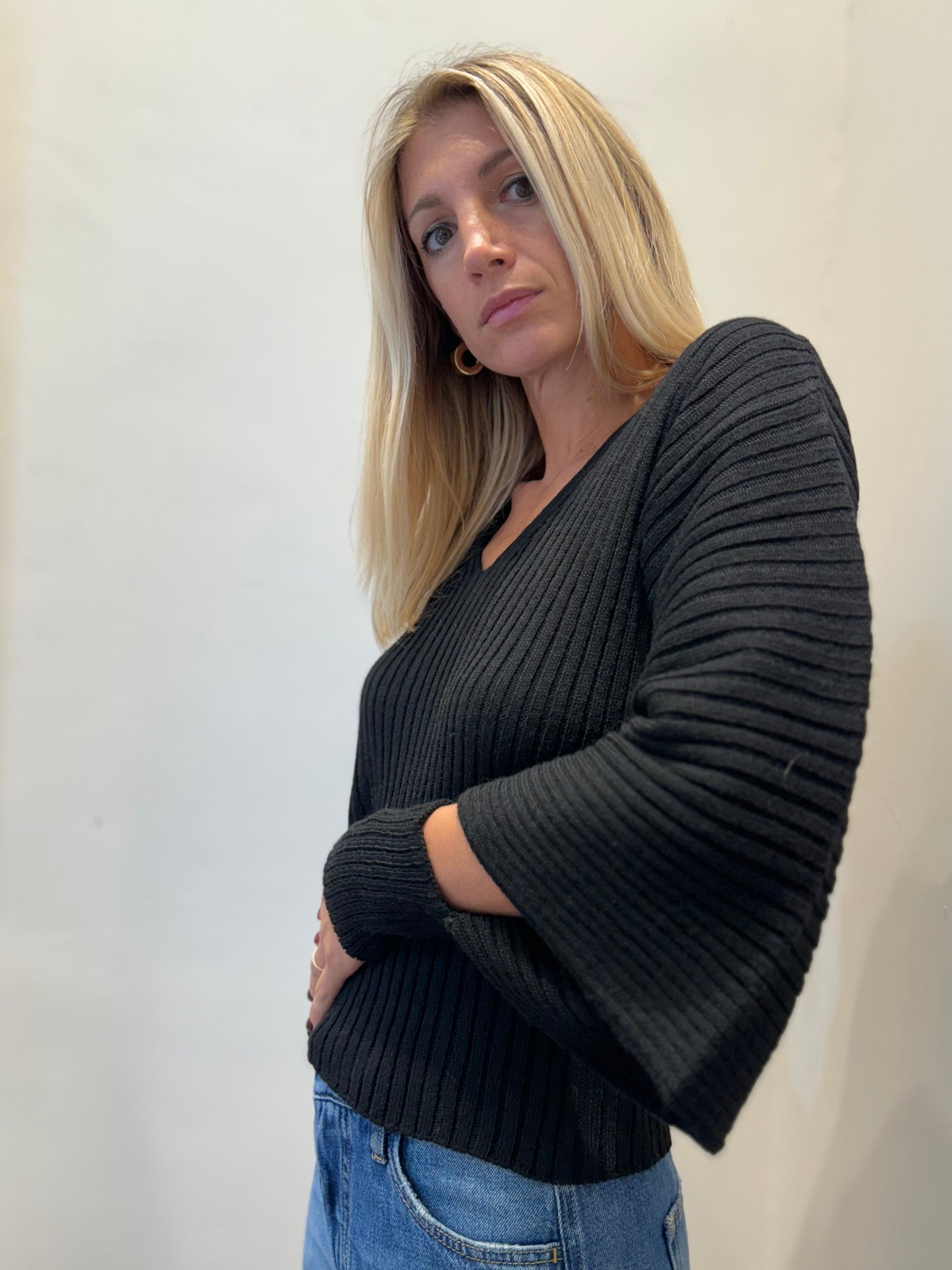 Kocca Maglia scollo v, a coste, m/l e polsini semi staccati NERO