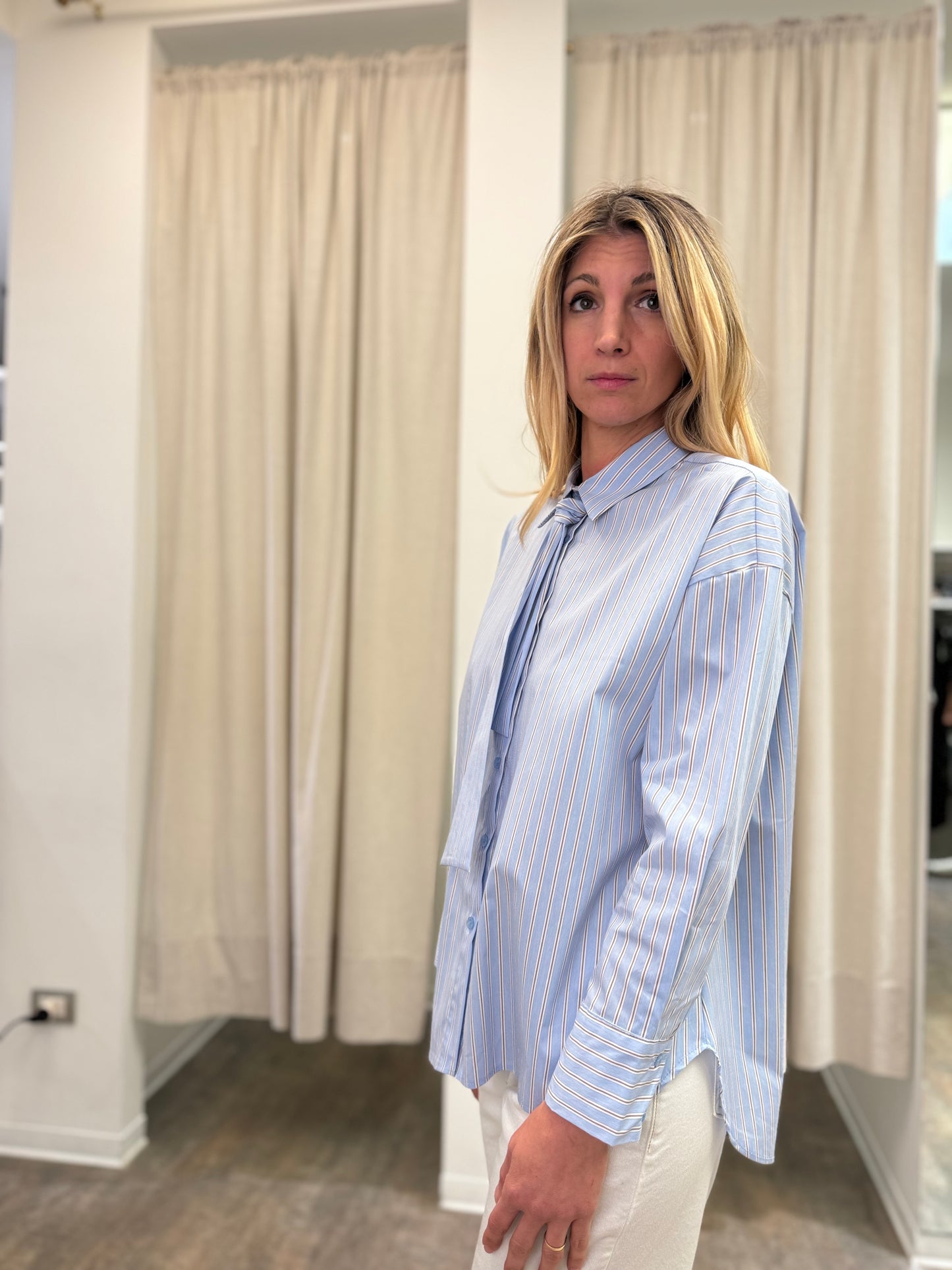 Mya Street Camicia rigata con cravatta CELESTE/MARRONE
