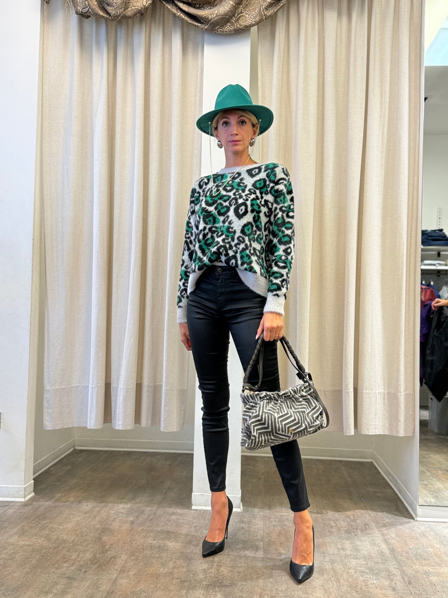 Guess Pantalone con passanti skinny in ecopelle NERO