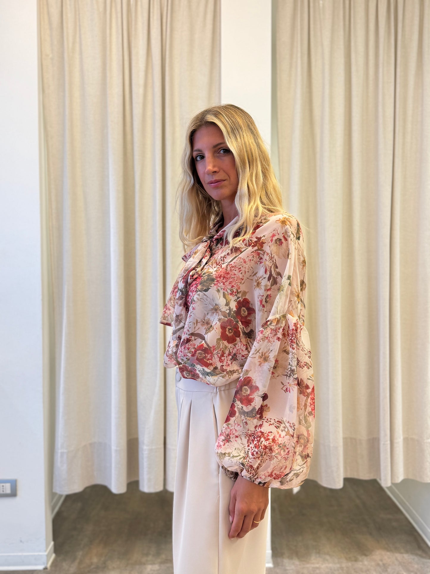 Susy Mix Camicia ml con fiocco base beige FIORI