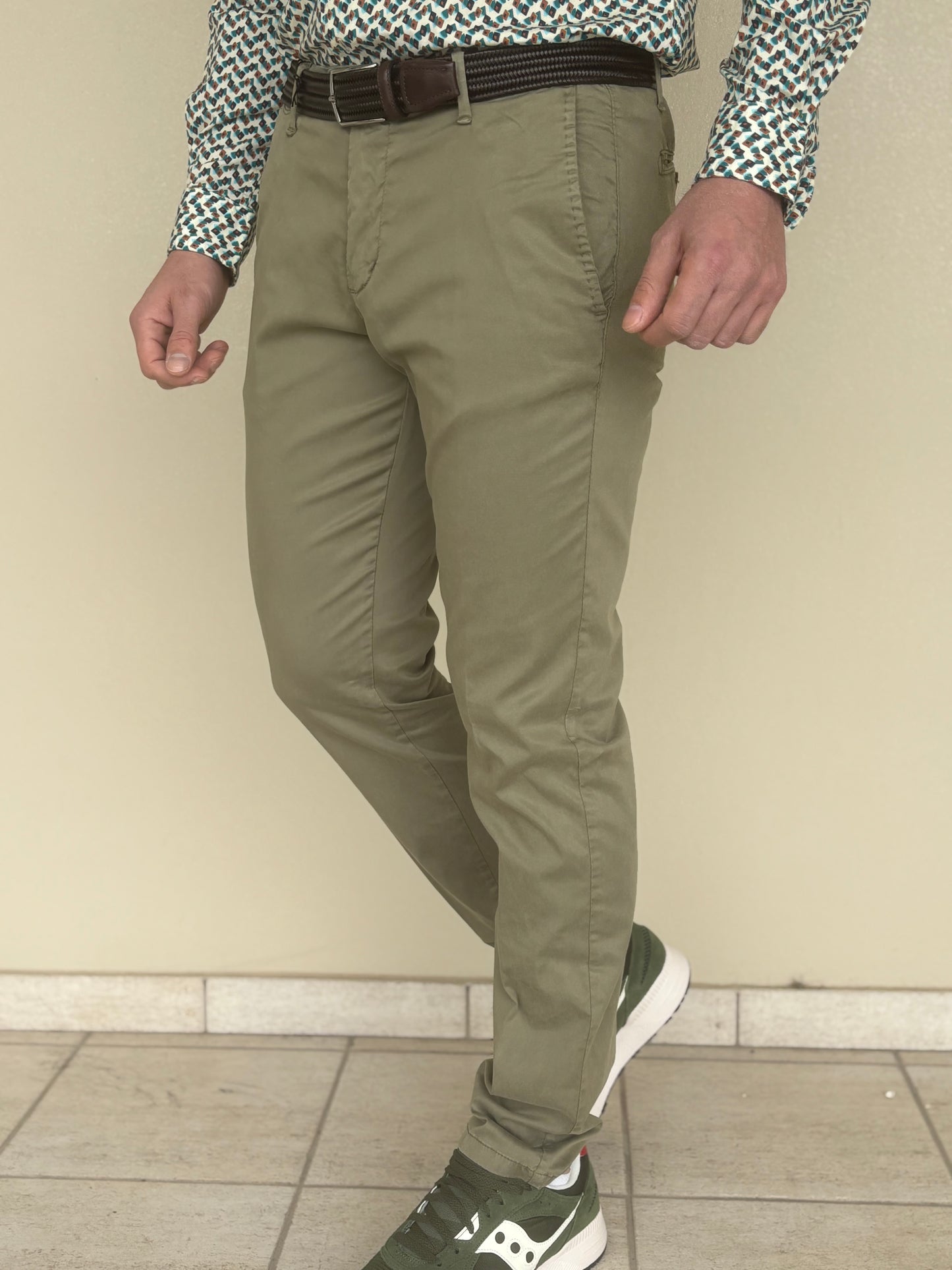 LE BRAGHE chino gabardina leggera stretch slim verde militare