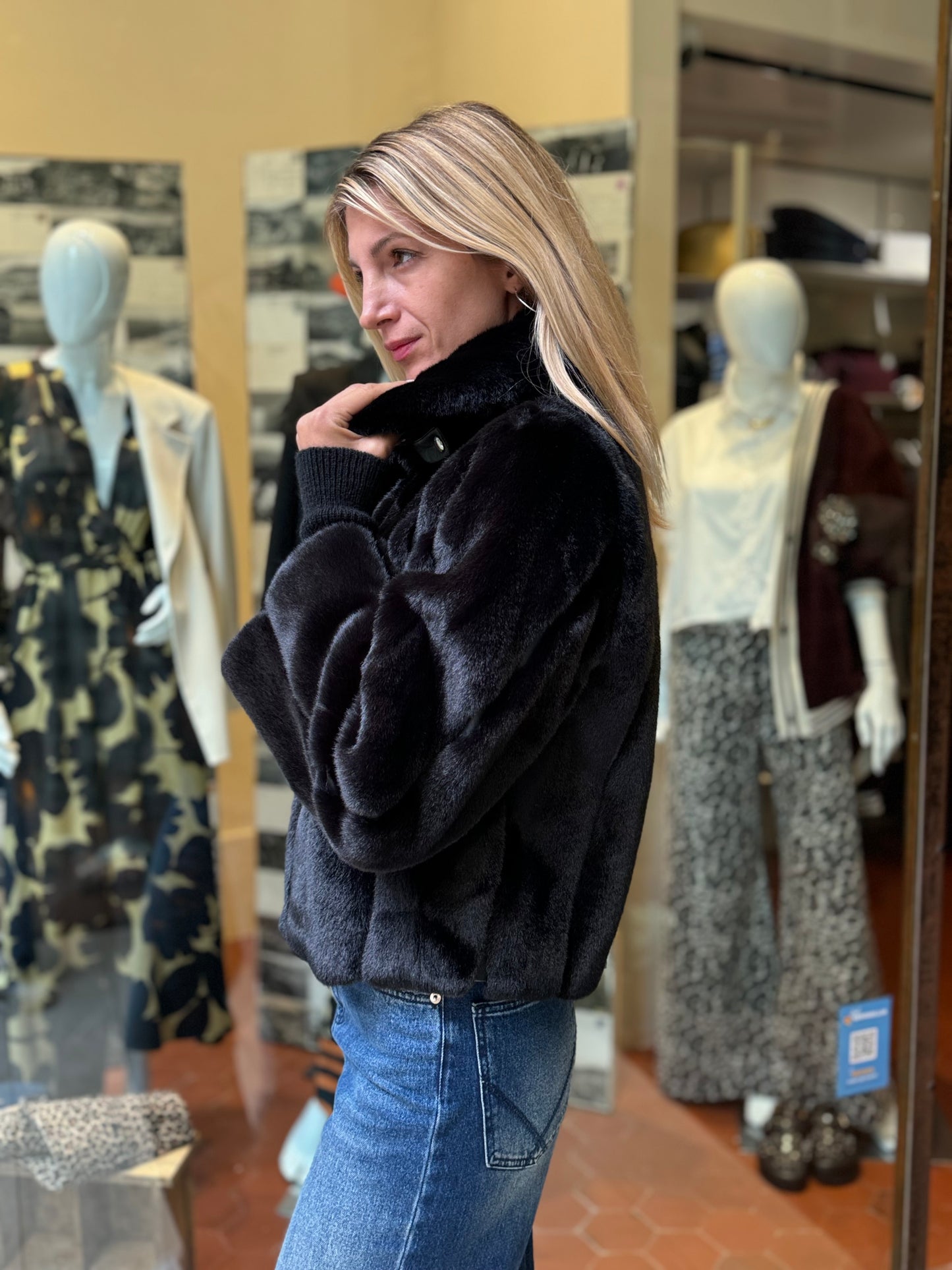 Patrizia Pepe Giubbotto ecopelliccia con polsini in maglia NERO