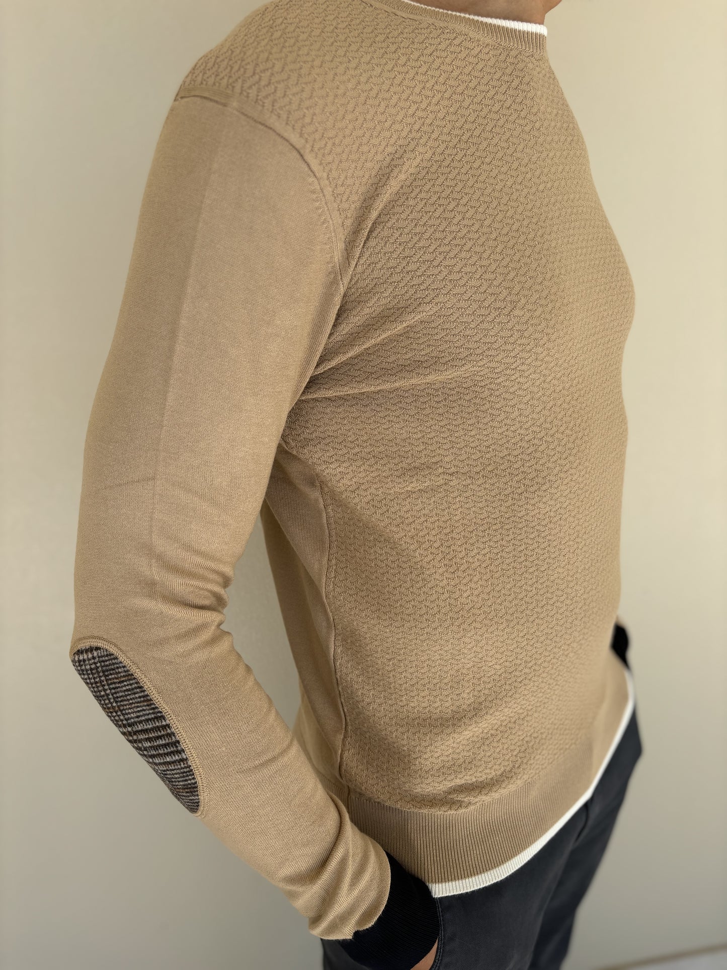 Markup Maglia girocollo lavorazione baguette con toppa CAMMELLO