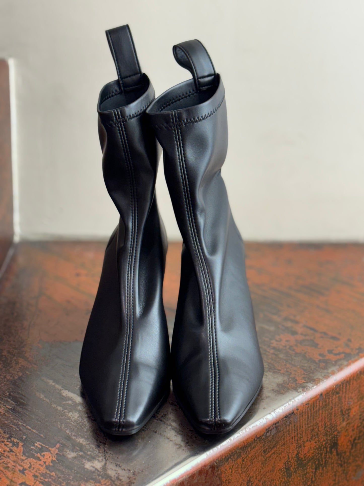 Ovyè Stivale corto elasticizzato NERO