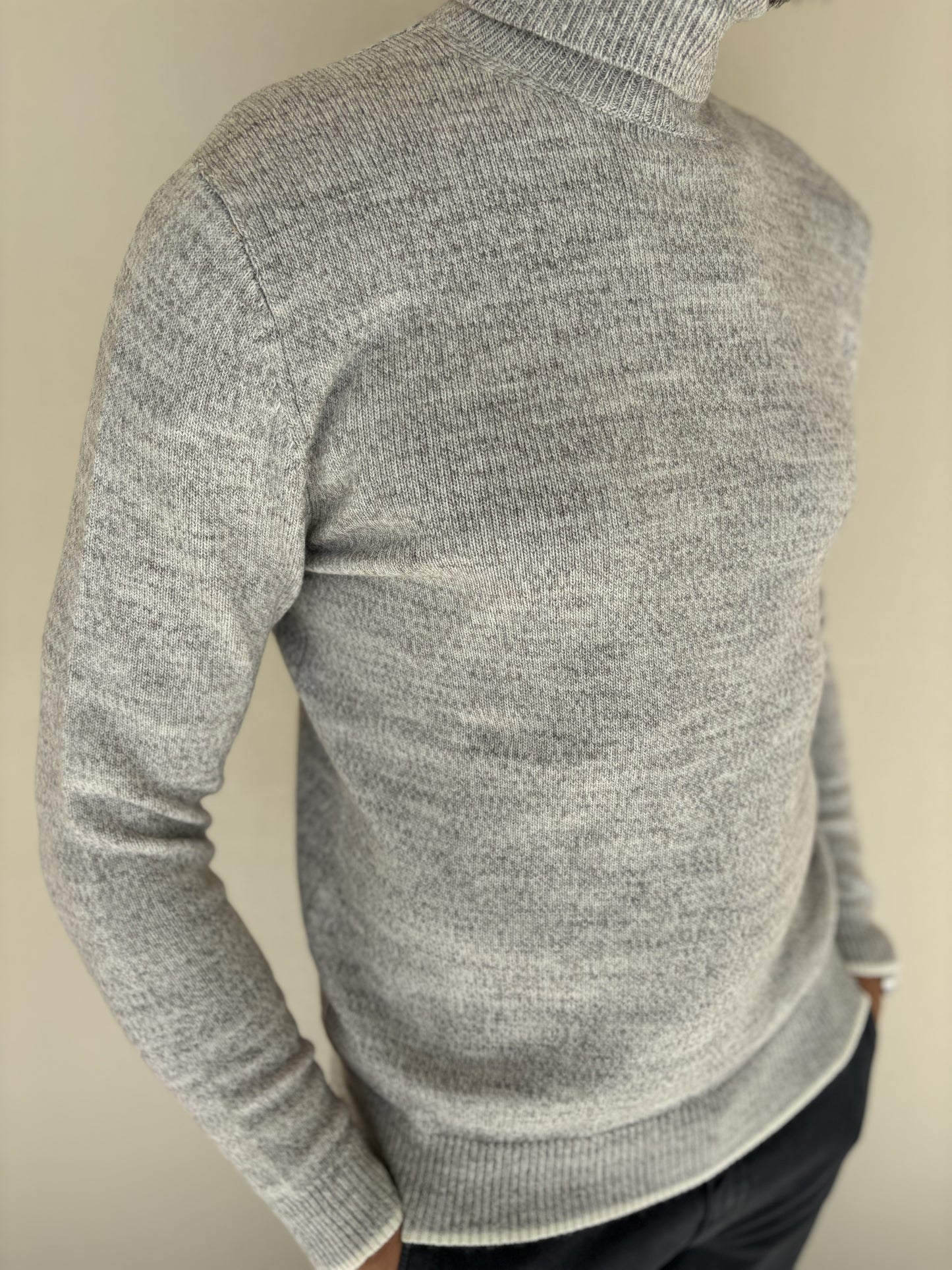 Markup Maglia c/alto con bordature beige nei polsini e in fondo GRIGIO