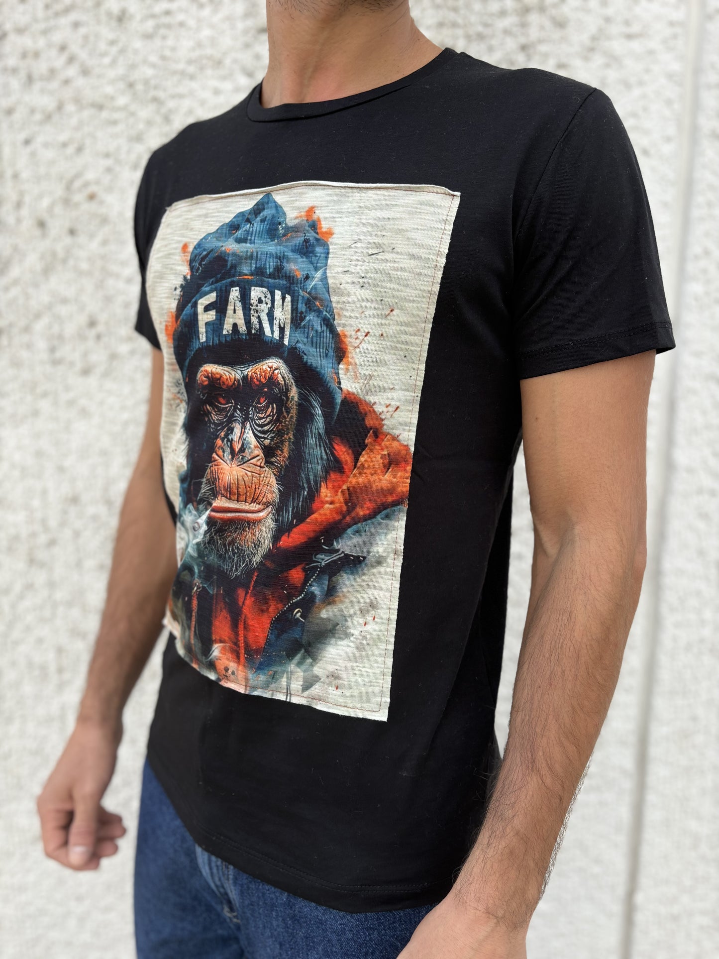 Trepuntonove t-shirt gorilla sigaretta cappello NERO