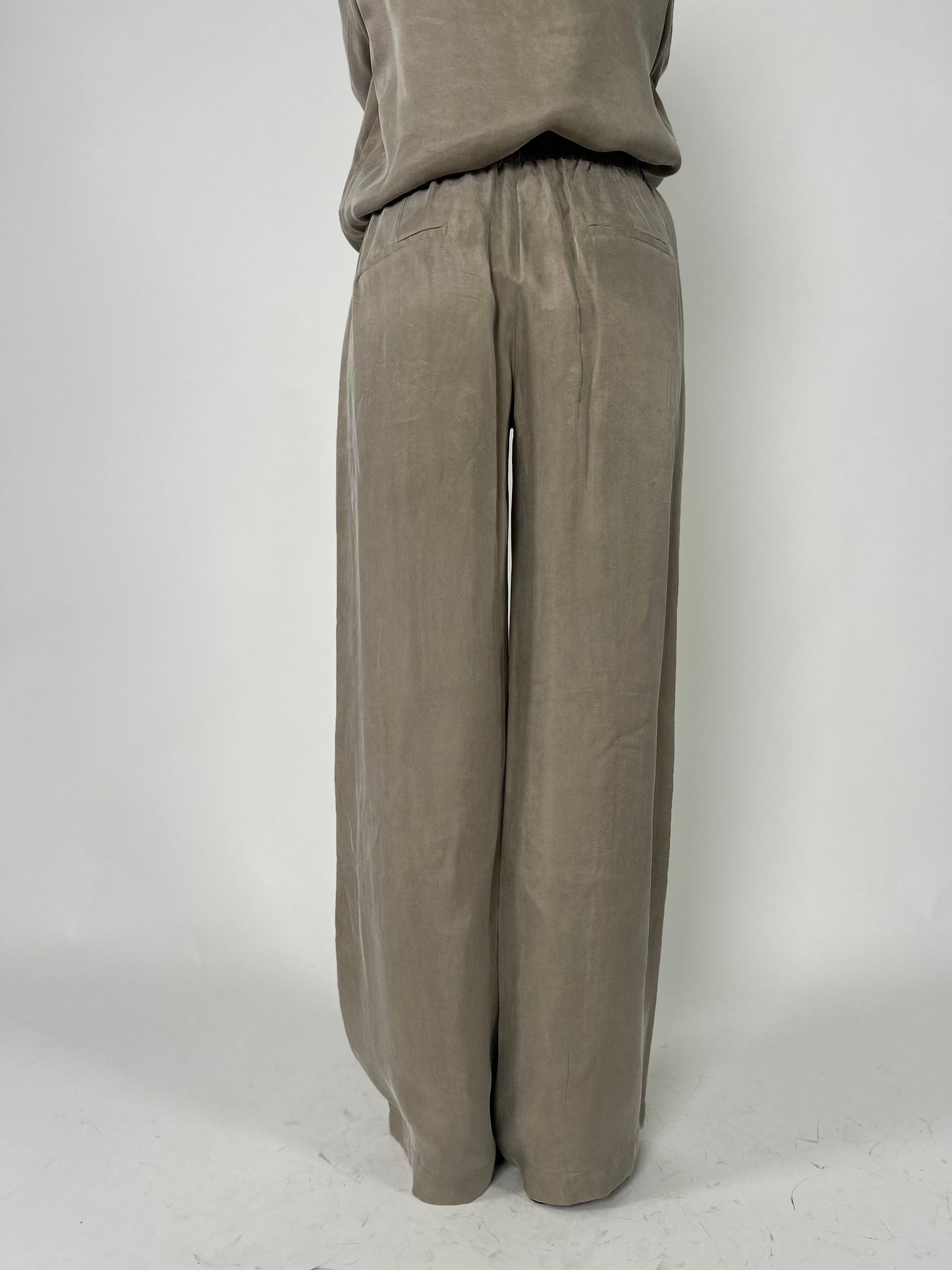 Pantalone palazzo con elastico in vita e coulisse