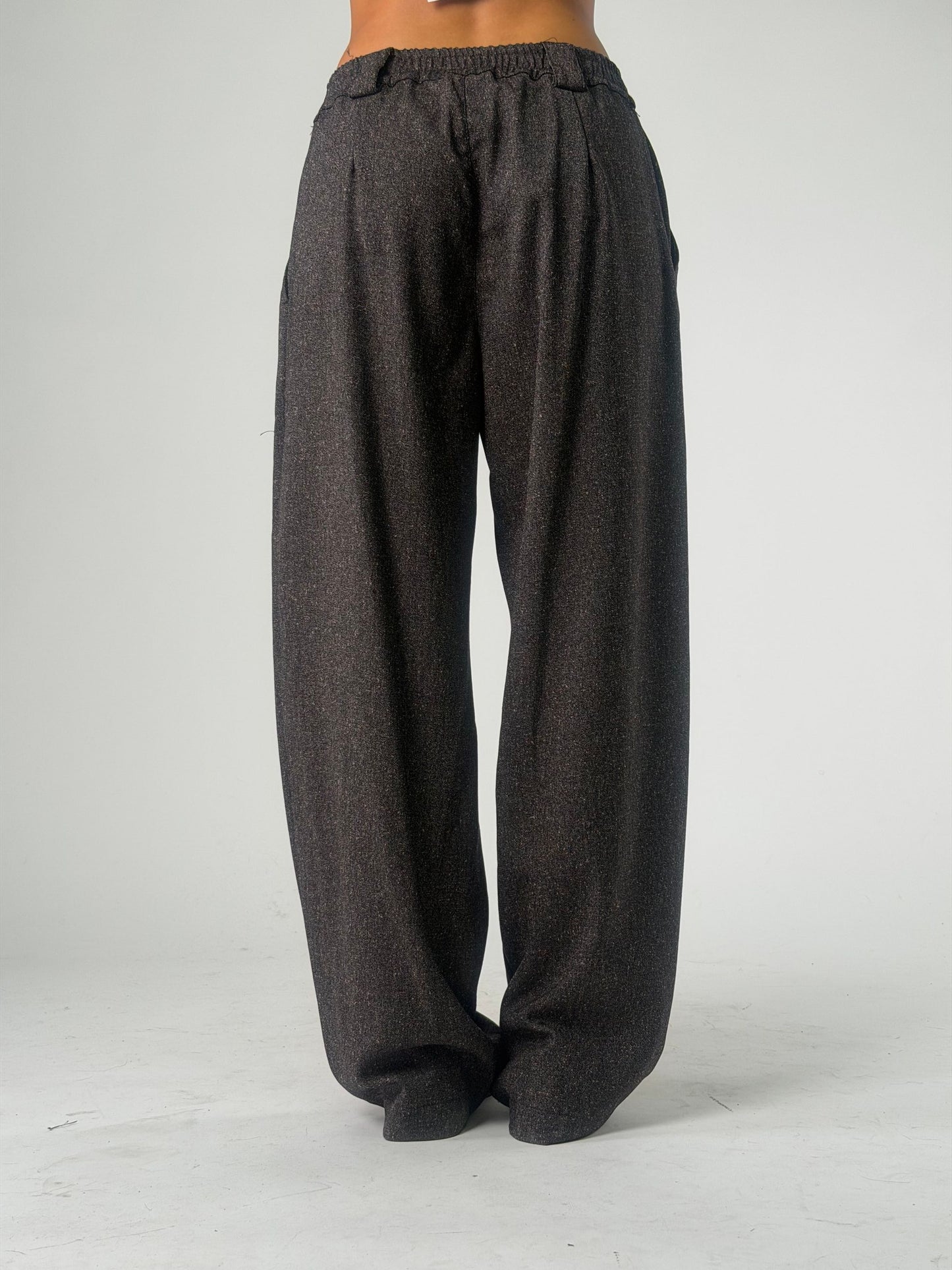 Pantalone palazzo con elastico dietro alla vita
