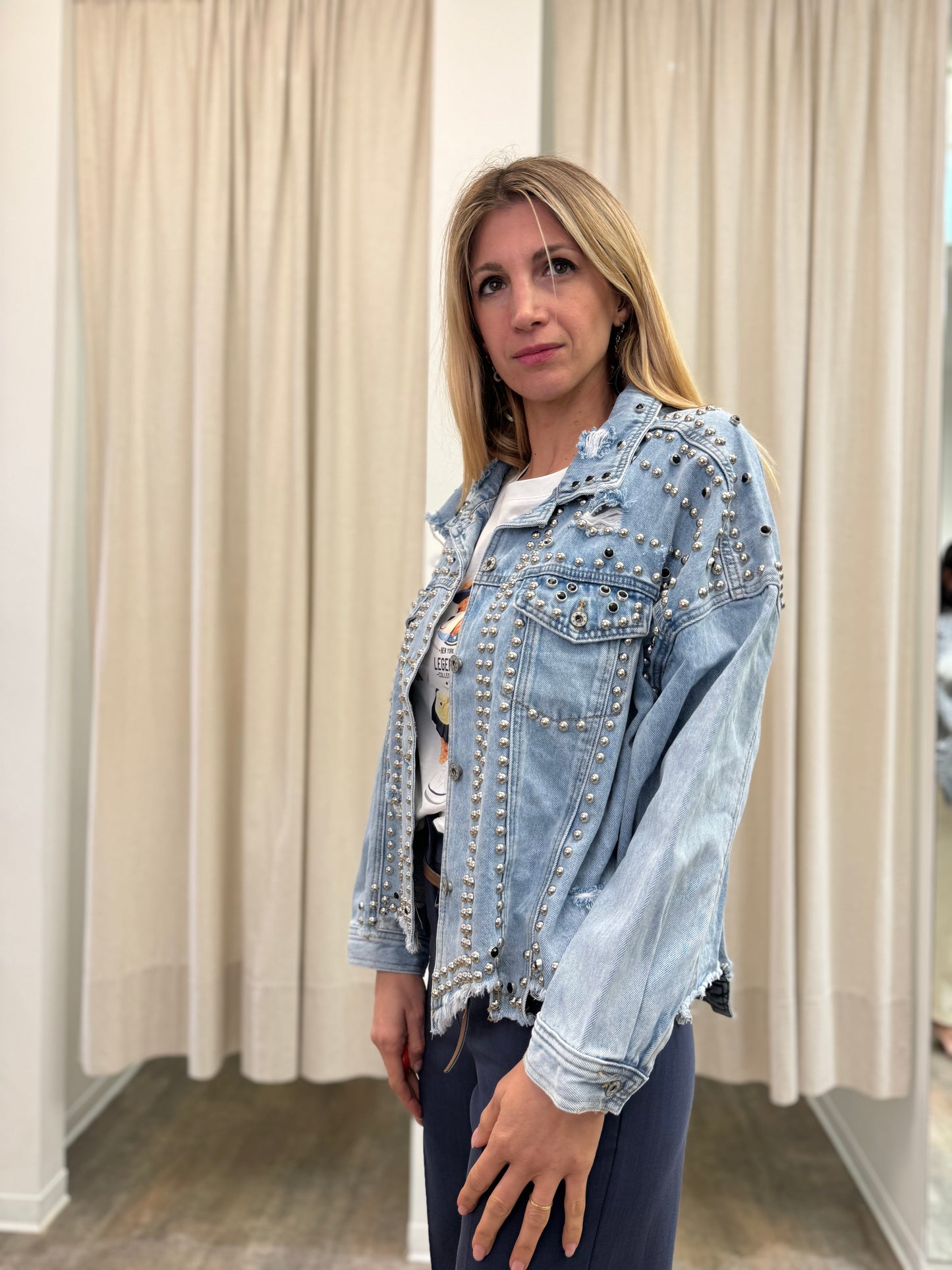 Susy Mix Giubbino di jeans con borchie e strappi DENIM