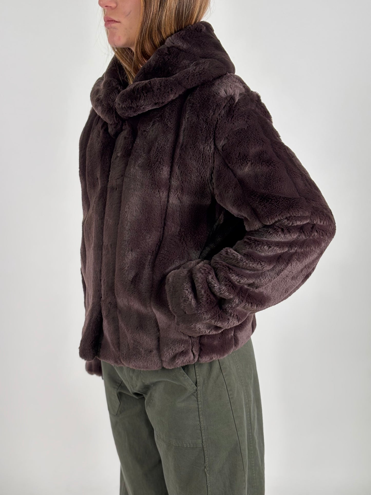 Guess Pelliccia corta sintetica MARRONE