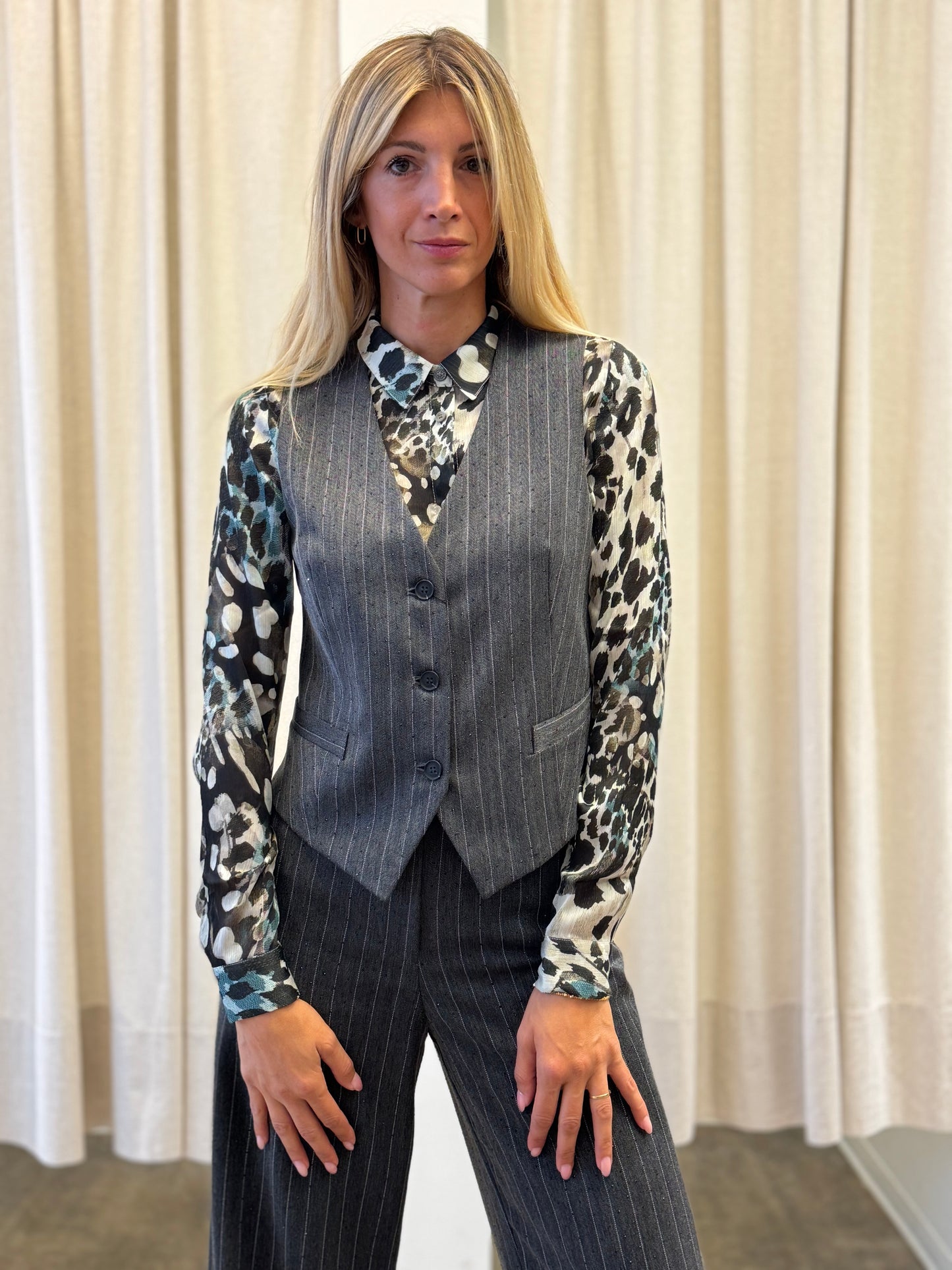 Relish Gilet corto gessato punti luce GRIGIO