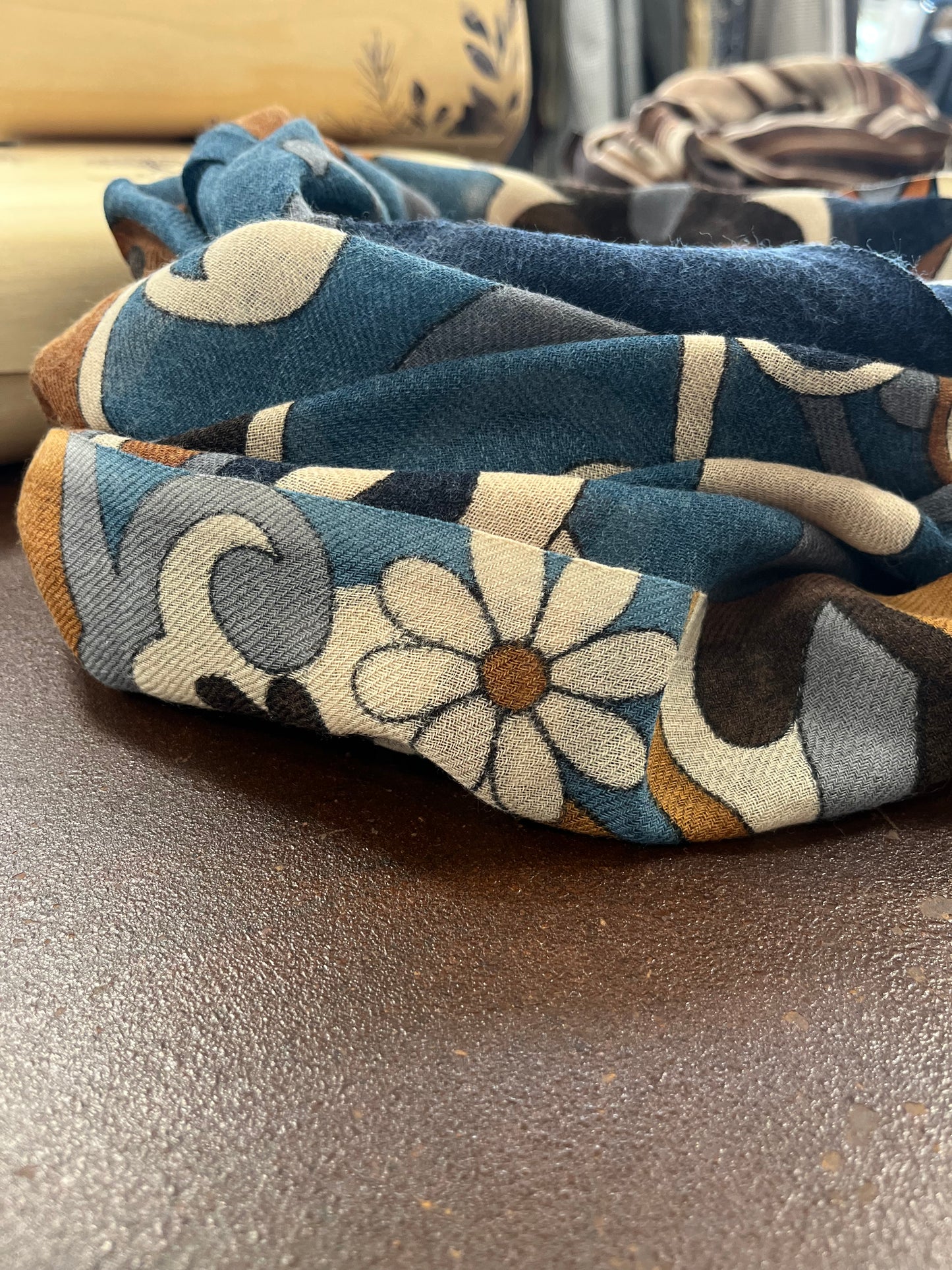 Bahobab Sciarpa 100% lana fantasia fiori GRIGIO/AVIO/MORO/BEIGE