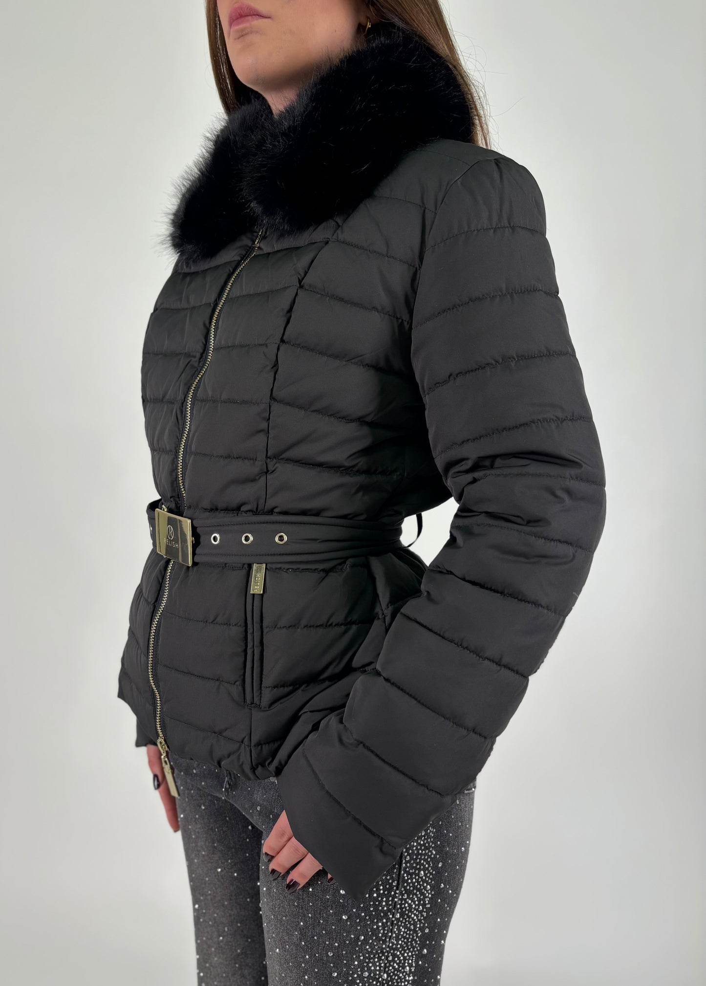 Relish Piumino corto con colletto in ecopelliccia NERO