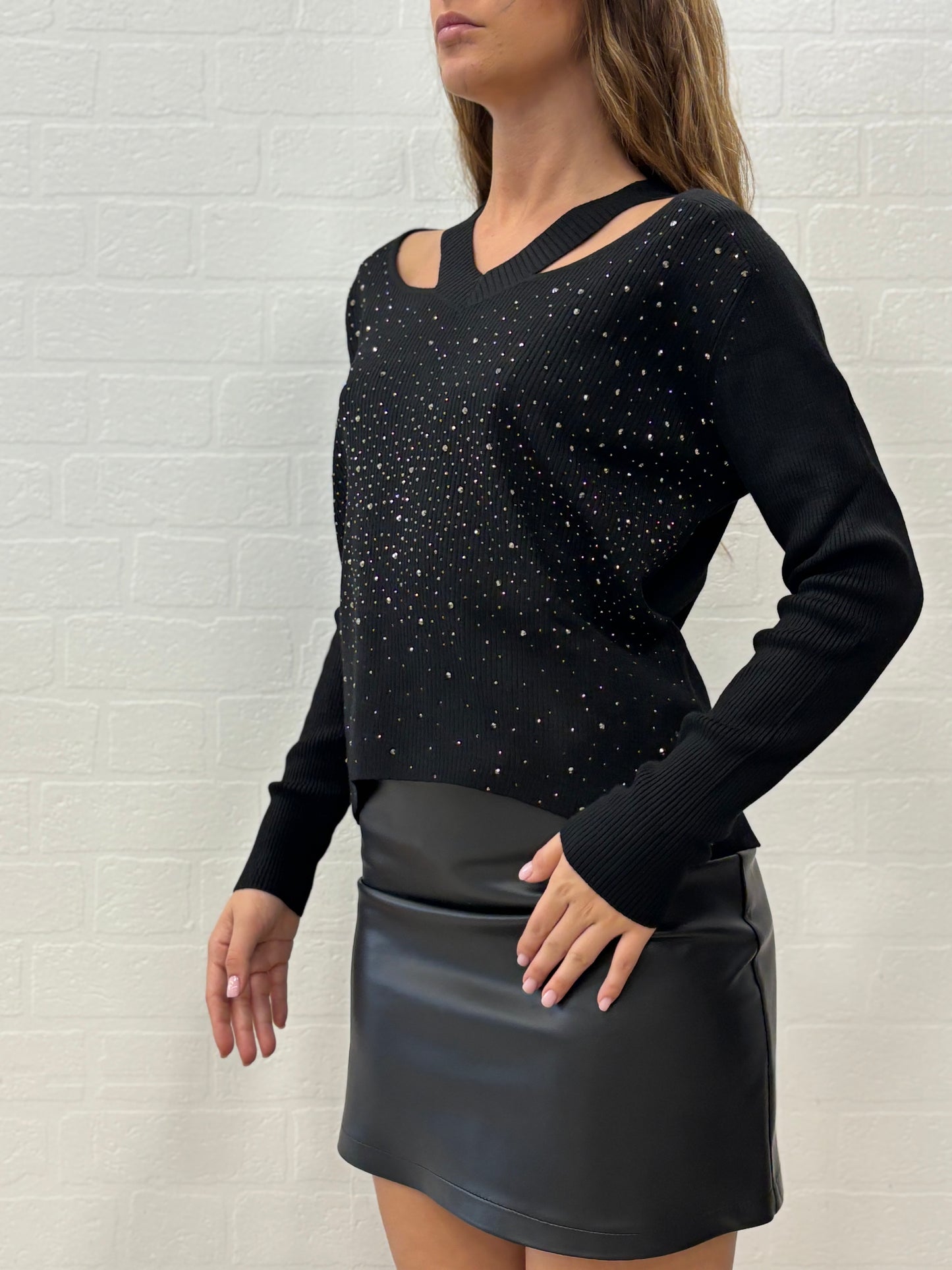 Griffai Maglia scollo V con aperture e punti luce NERO