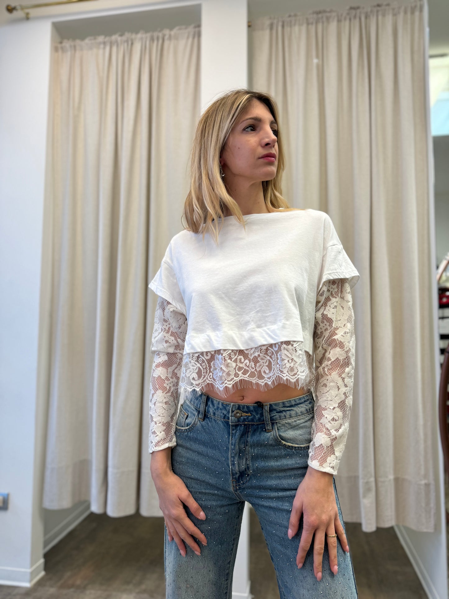 Tensione In T-Shirt con pizzo nelle maniche PANNA