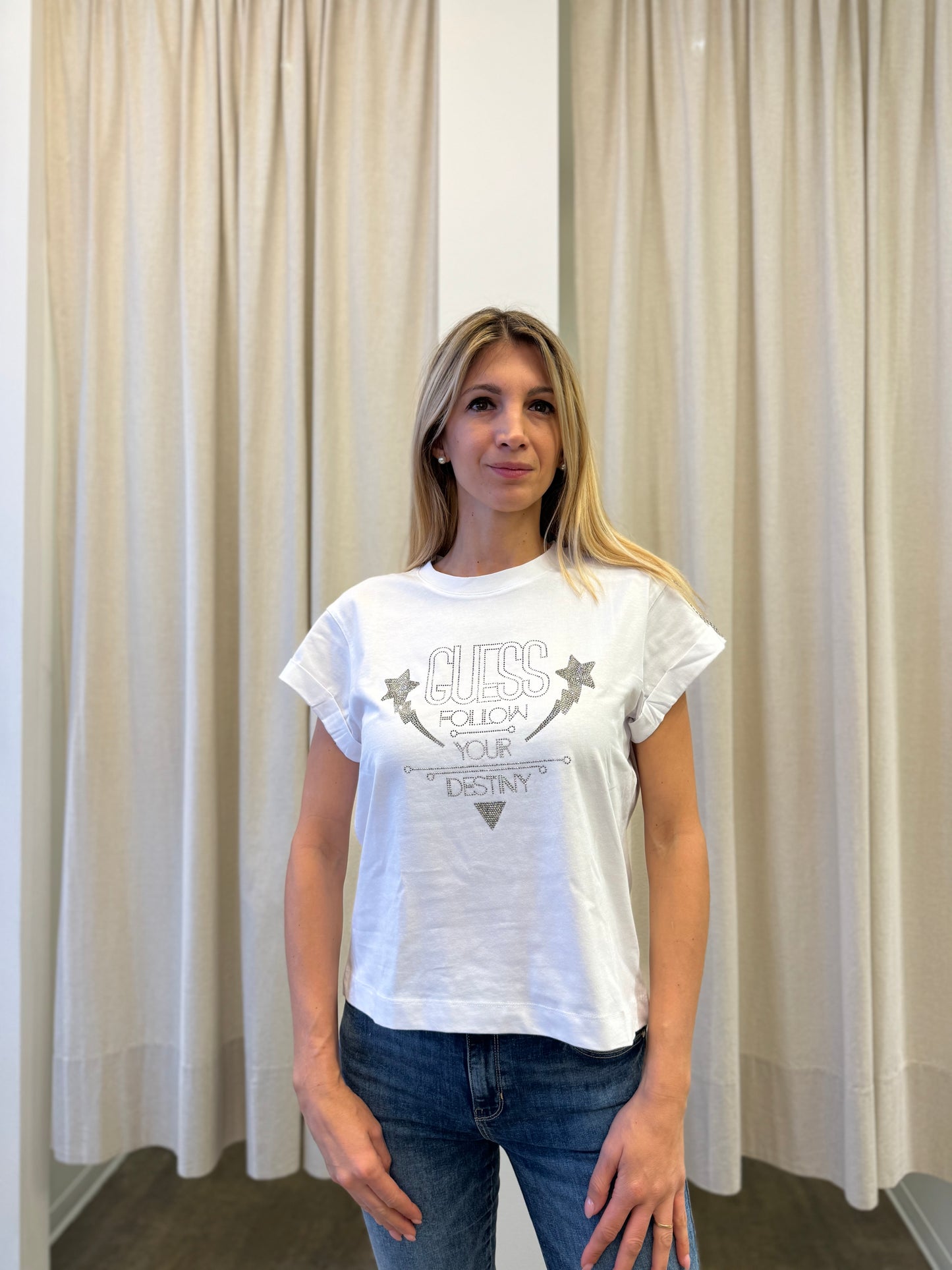 Guess T-shirt m/c con logo e scritta "Follow your destiny" BIANCO