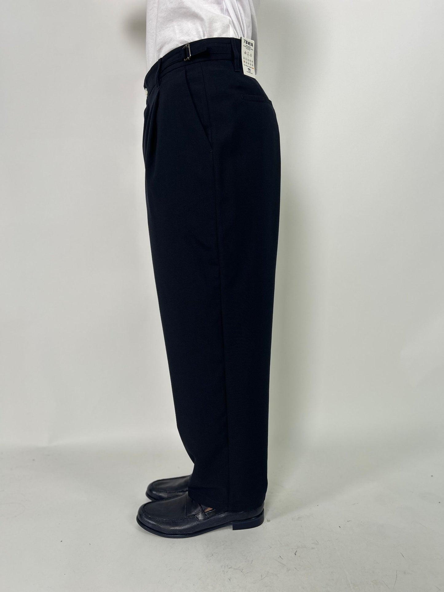 Pantalone morbido con pences