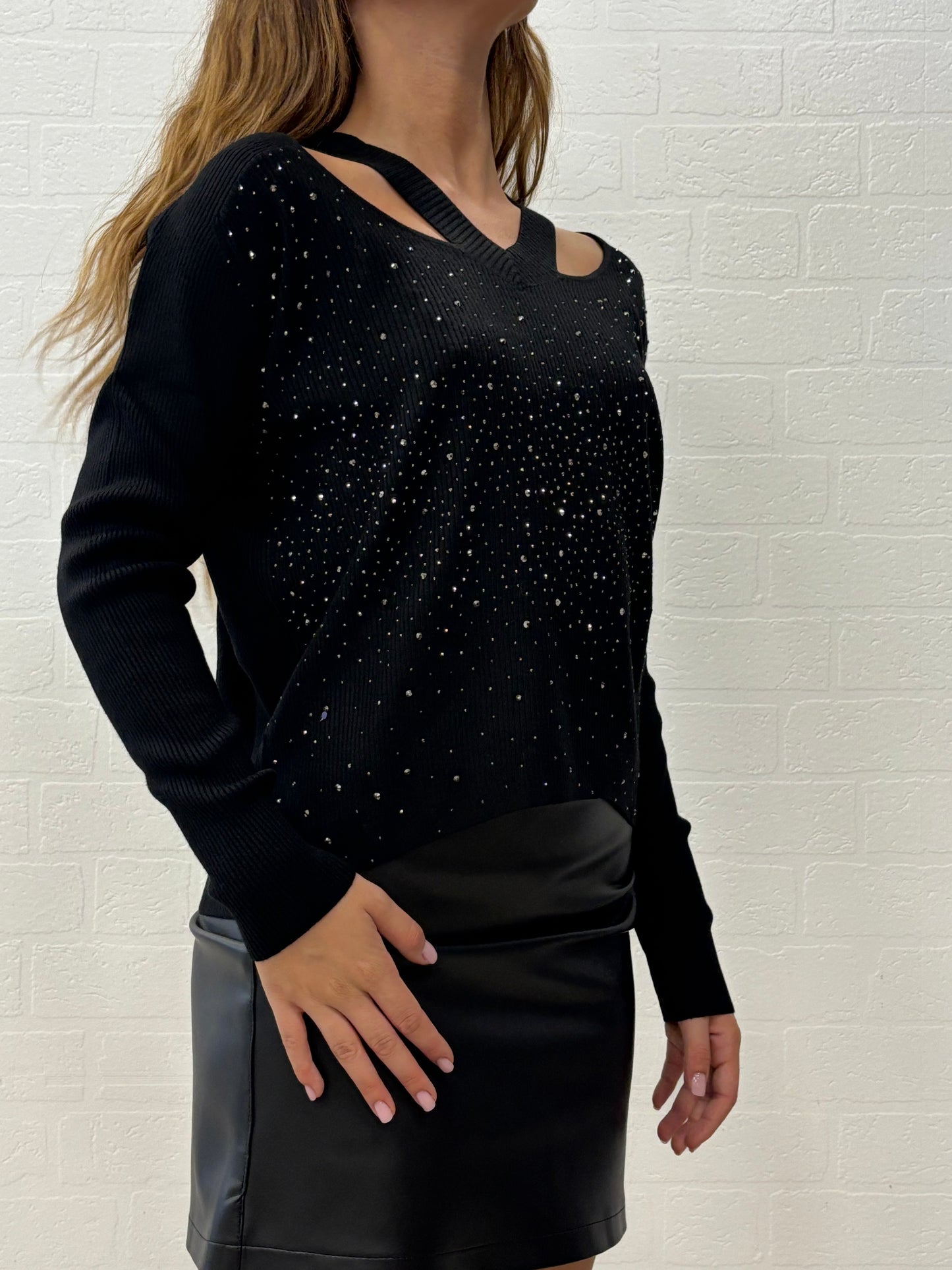 Griffai Maglia scollo V con aperture e punti luce NERO