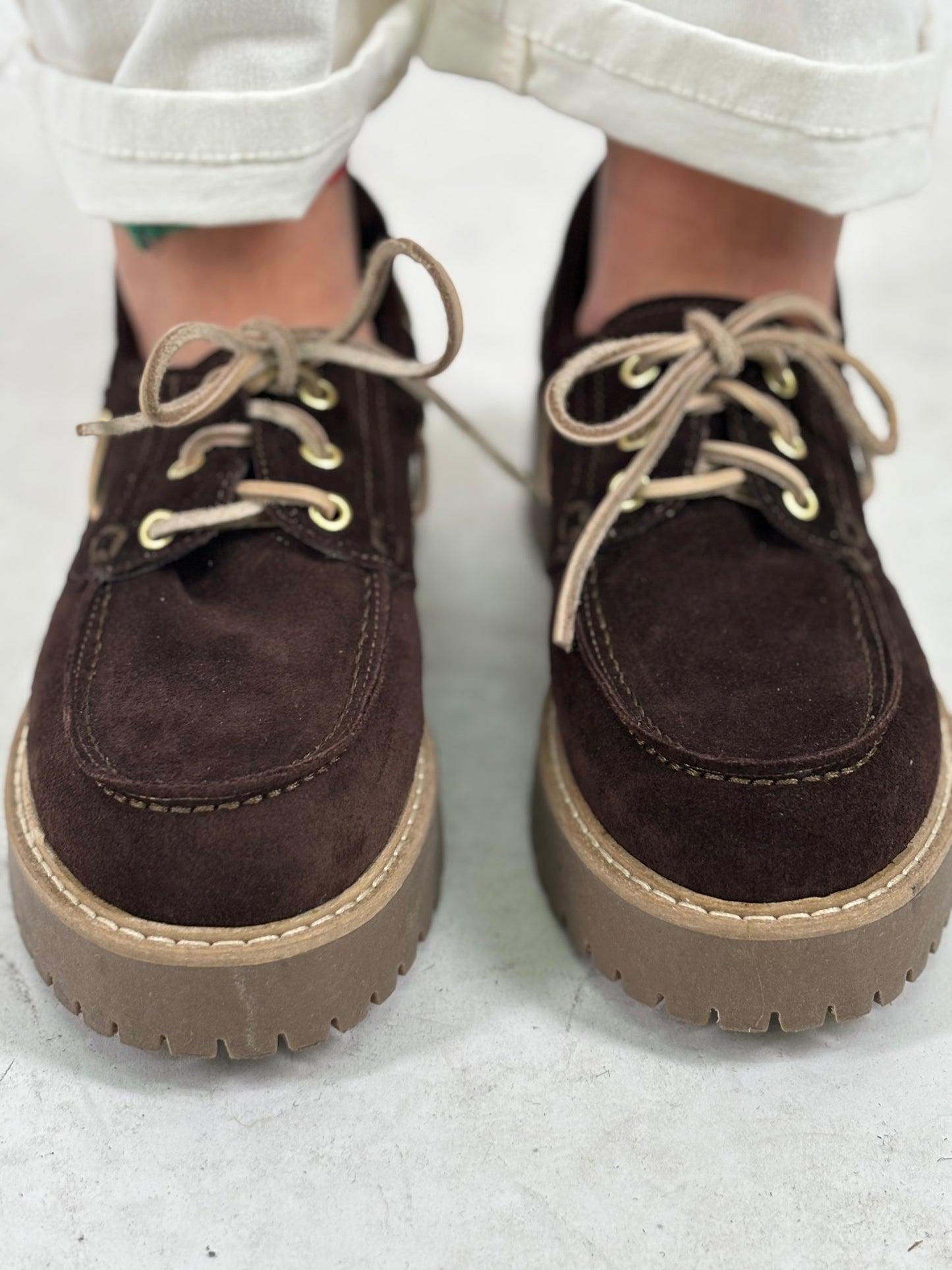 Ovyè Mocassino scamosciato fondo carrarmato MARRONE