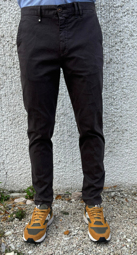 BL11 Pantalone chino MARRONE